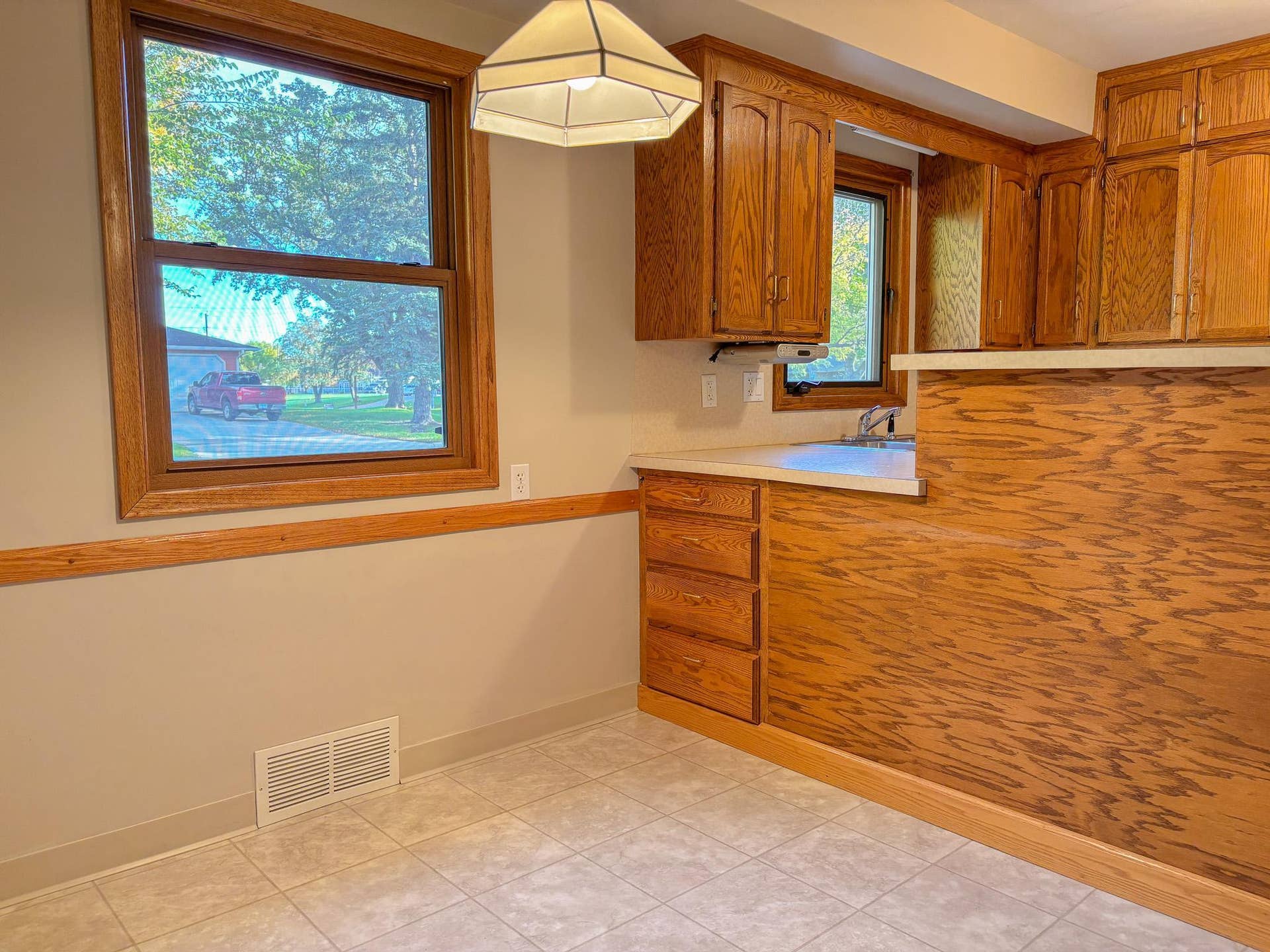 740 E Gustavus Avenue, Fergus Falls, MN 56537 Dining Area