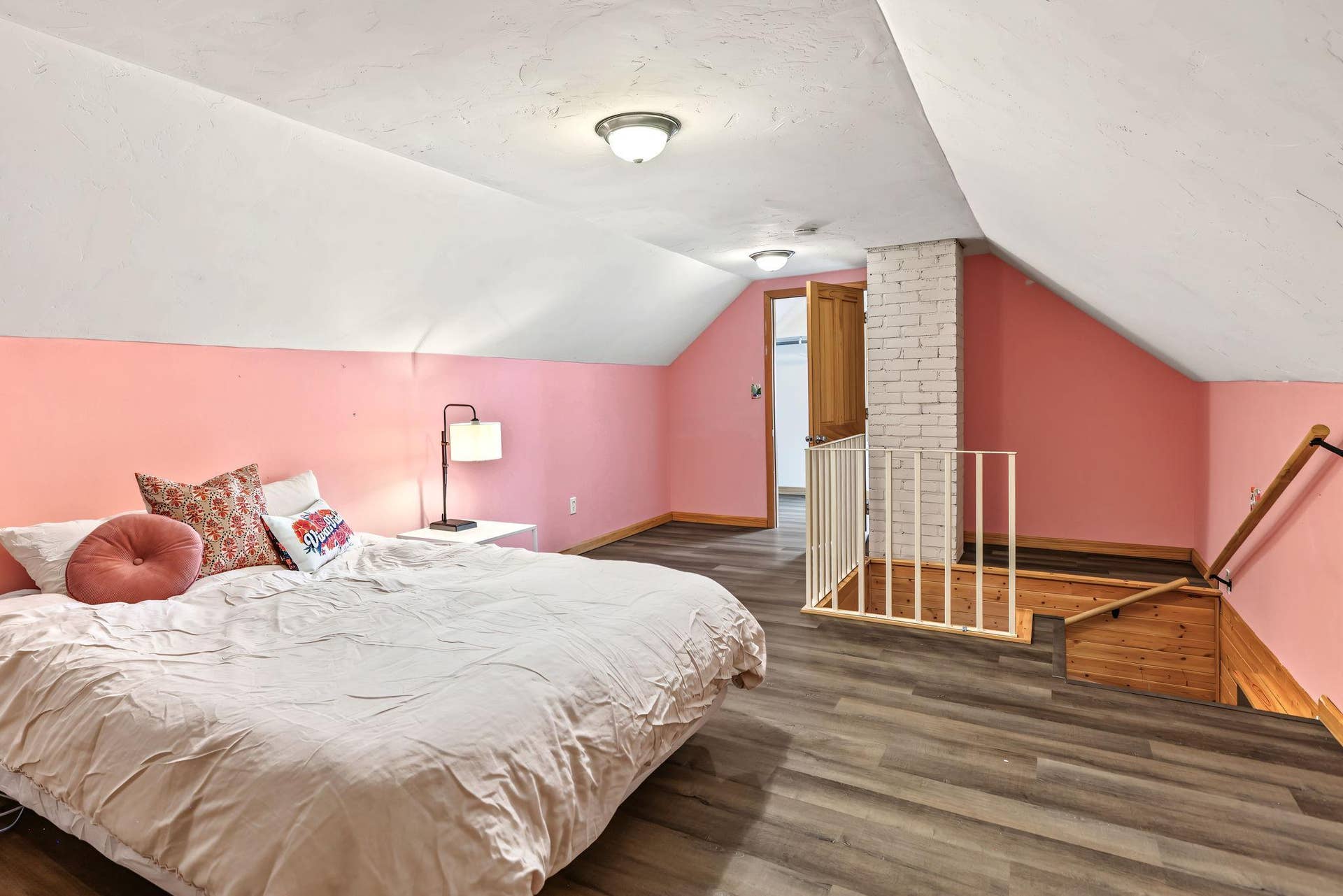 4018 Monroe Street NE, Columbia Heights, MN 55421 Soft pink! Upper level bedroom
