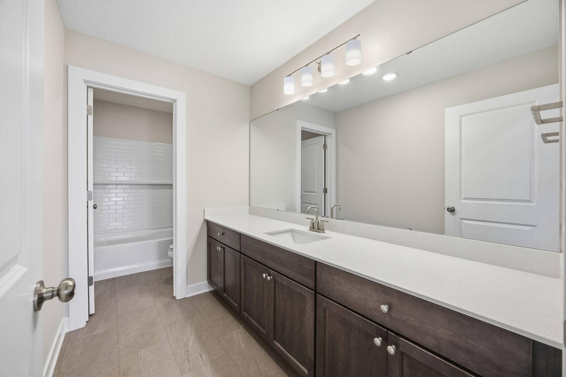 2399 Laurie Court W, Roseville, MN 55113 Another Upper-Level Full Bathroom Serving the Secondary Bedrooms