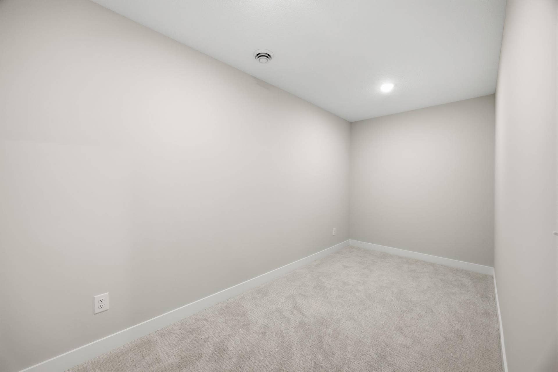 2399 Laurie Court W, Roseville, MN 55113 Multi-Purpose Flex Room in the Lower Level, Ready to Fit Your Needs