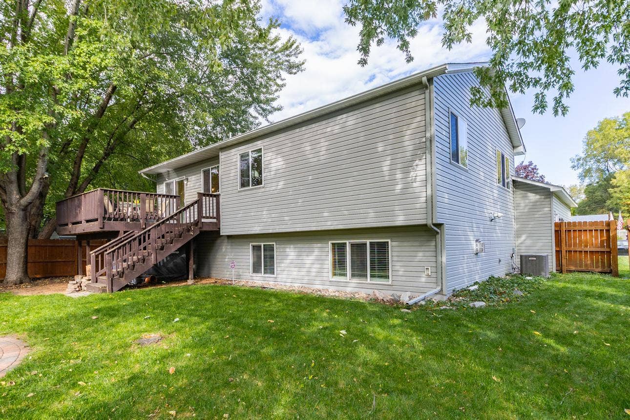 5309 34th Place N, Crystal, MN 55422