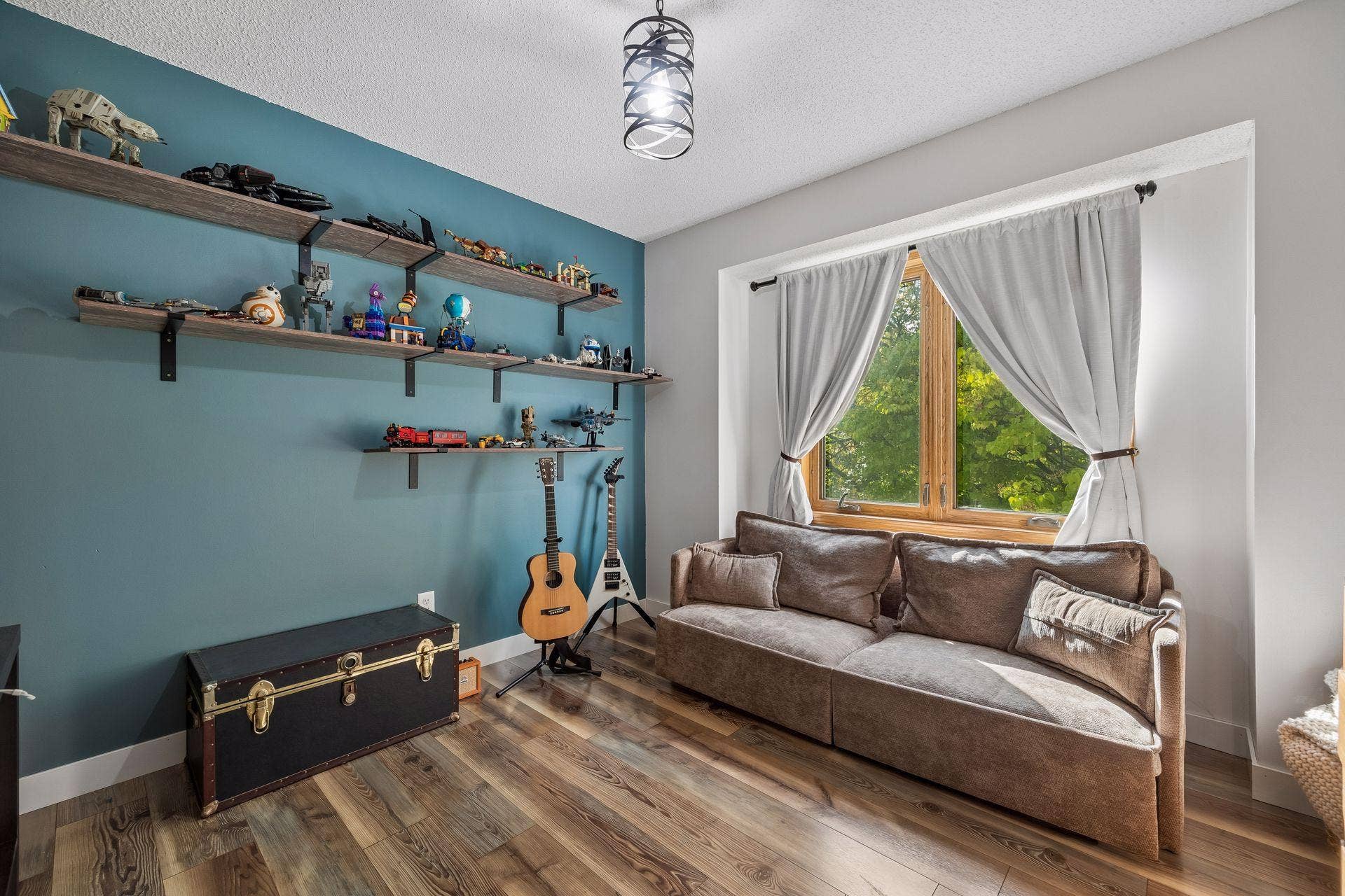 8860 Everest Lane N, Maple Grove, MN 55311