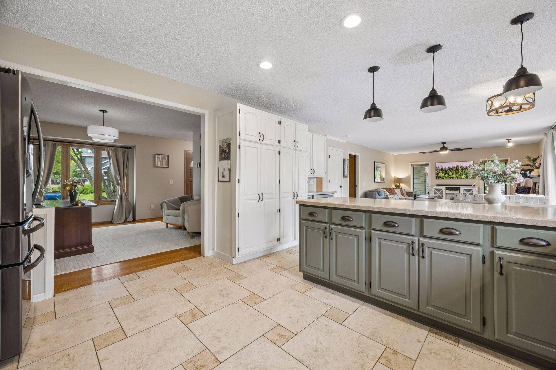8860 Everest Lane N, Maple Grove, MN 55311