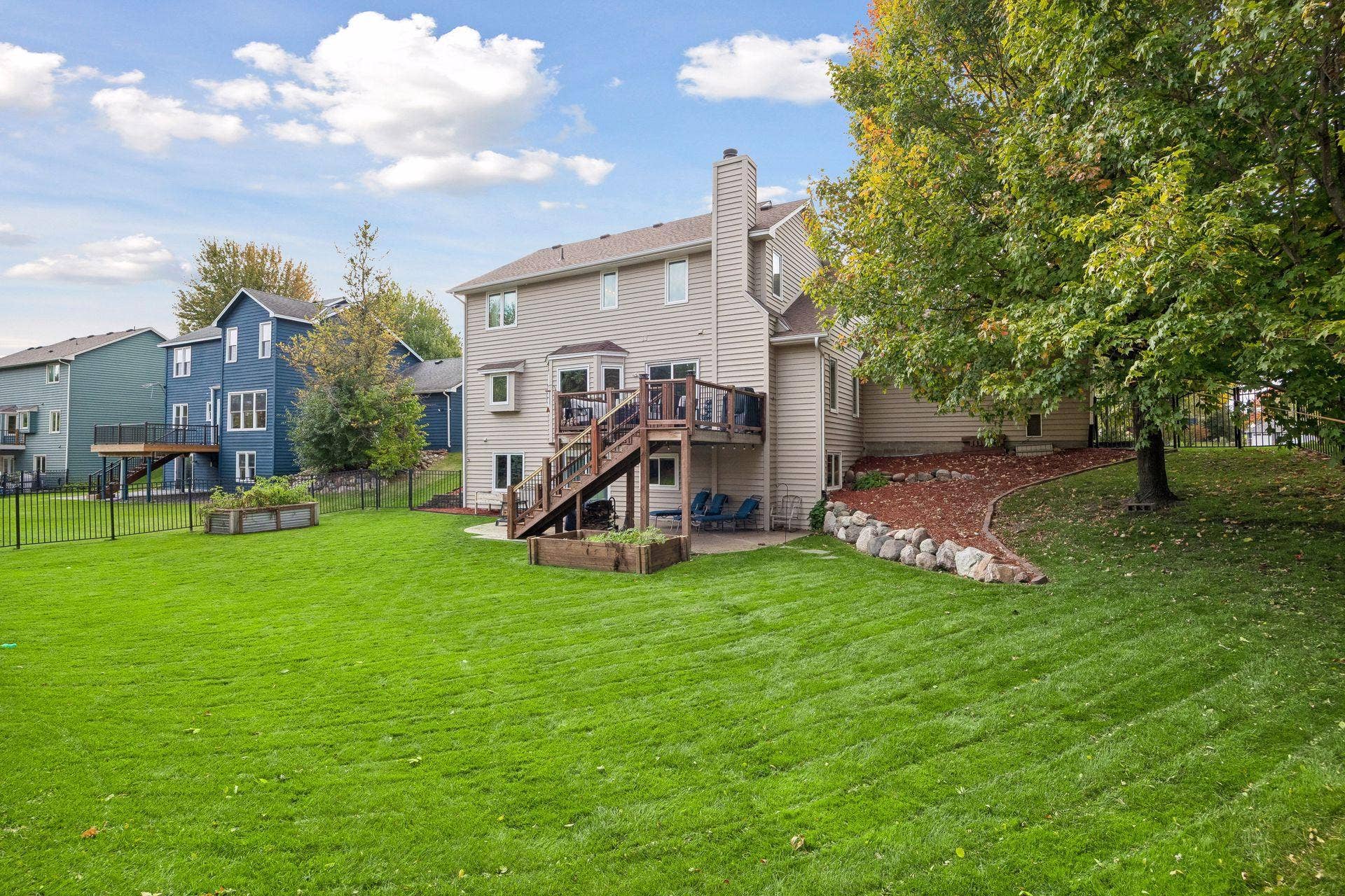 8860 Everest Lane N, Maple Grove, MN 55311