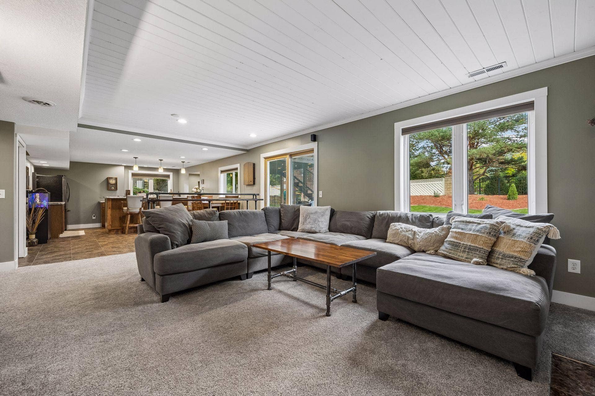 8860 Everest Lane N, Maple Grove, MN 55311