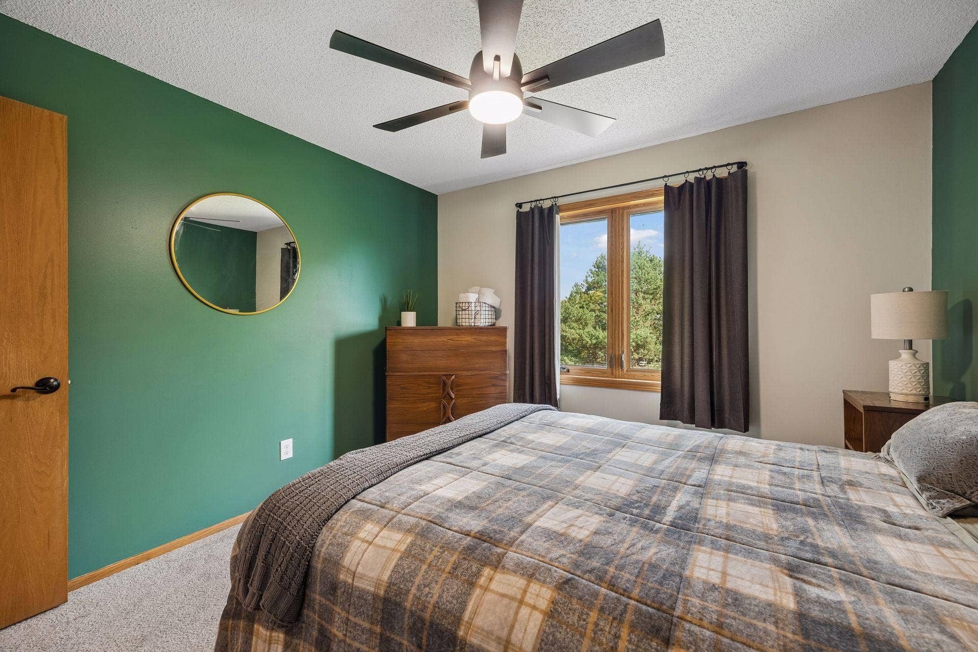 8860 Everest Lane N, Maple Grove, MN 55311