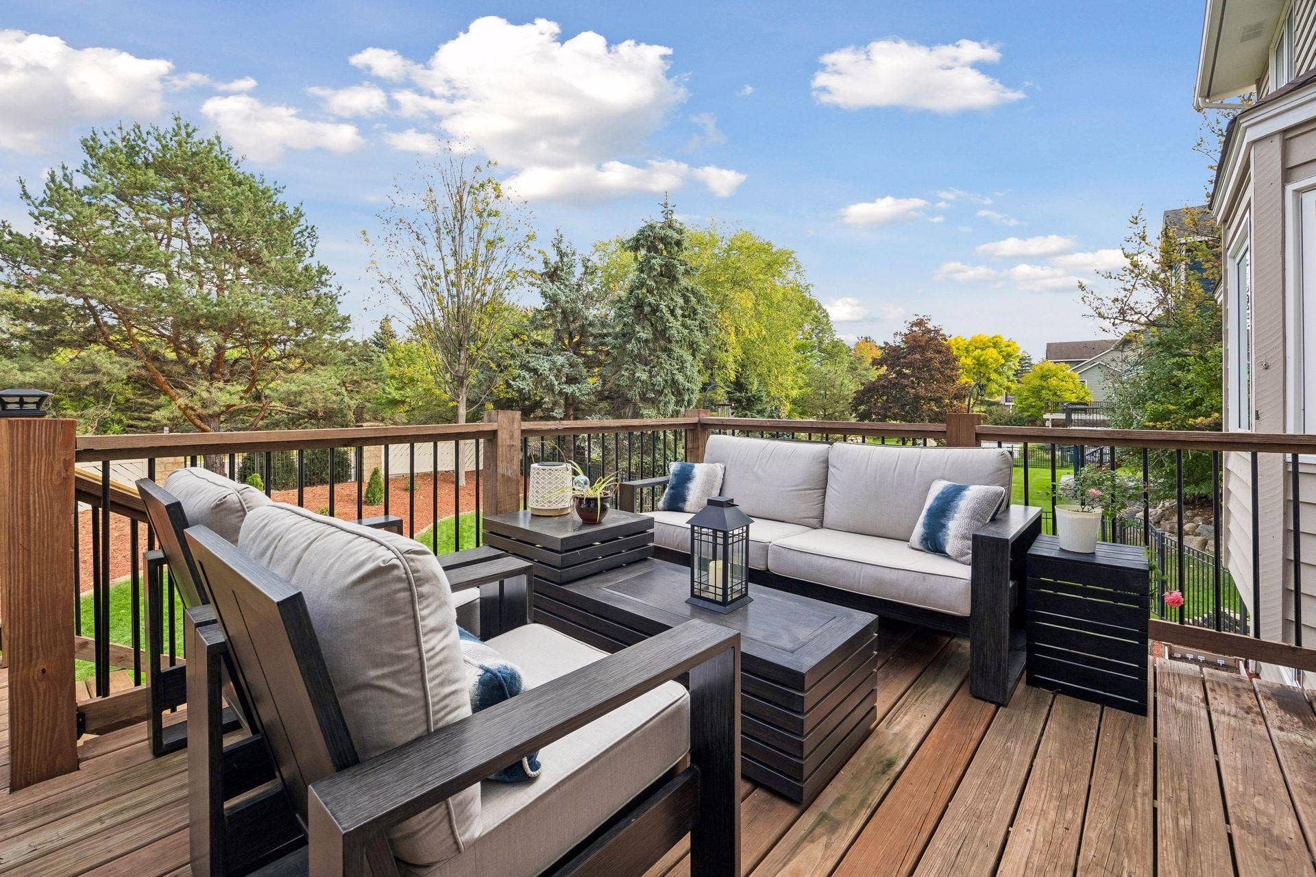 8860 Everest Lane N, Maple Grove, MN 55311