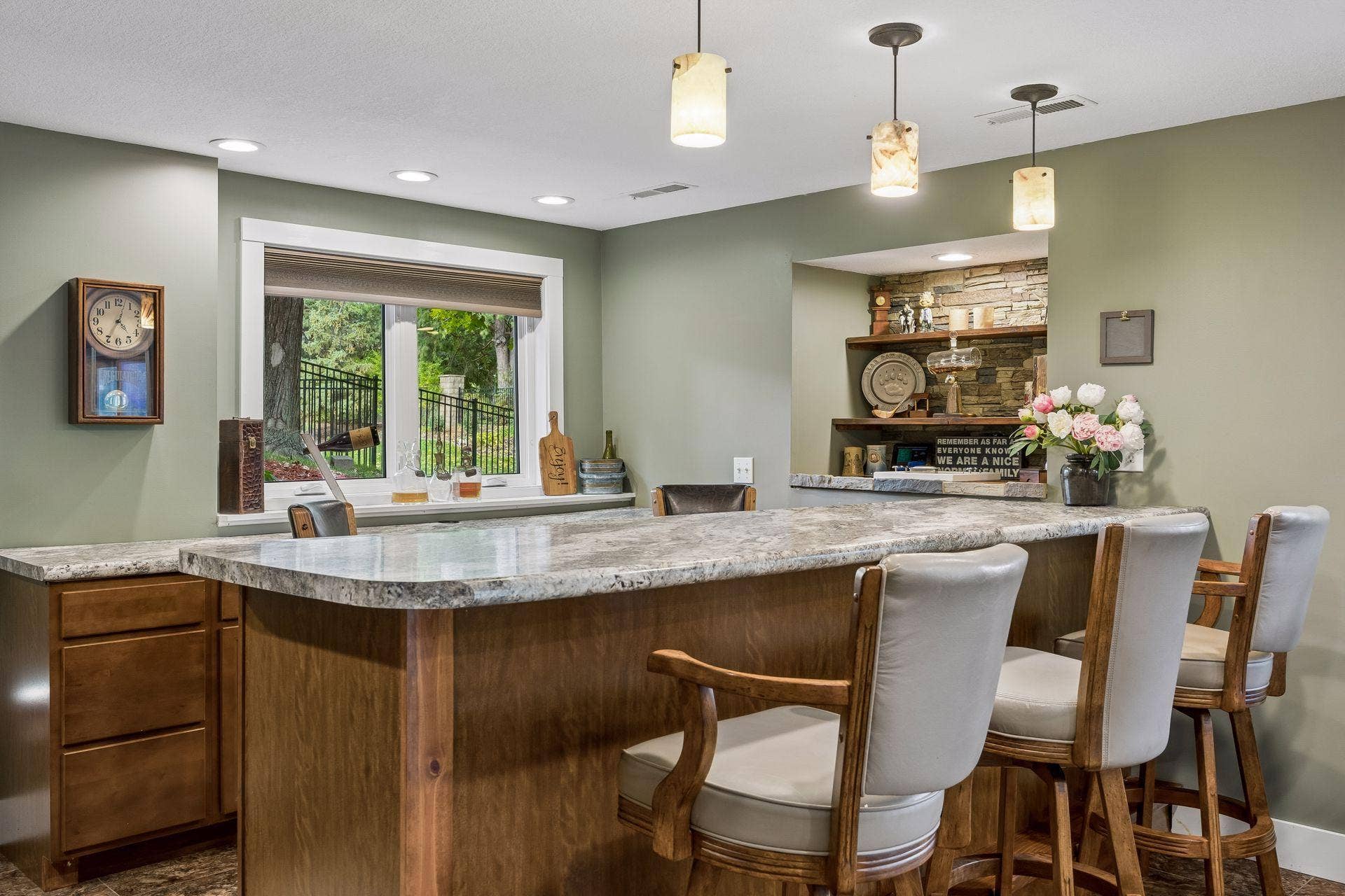 8860 Everest Lane N, Maple Grove, MN 55311