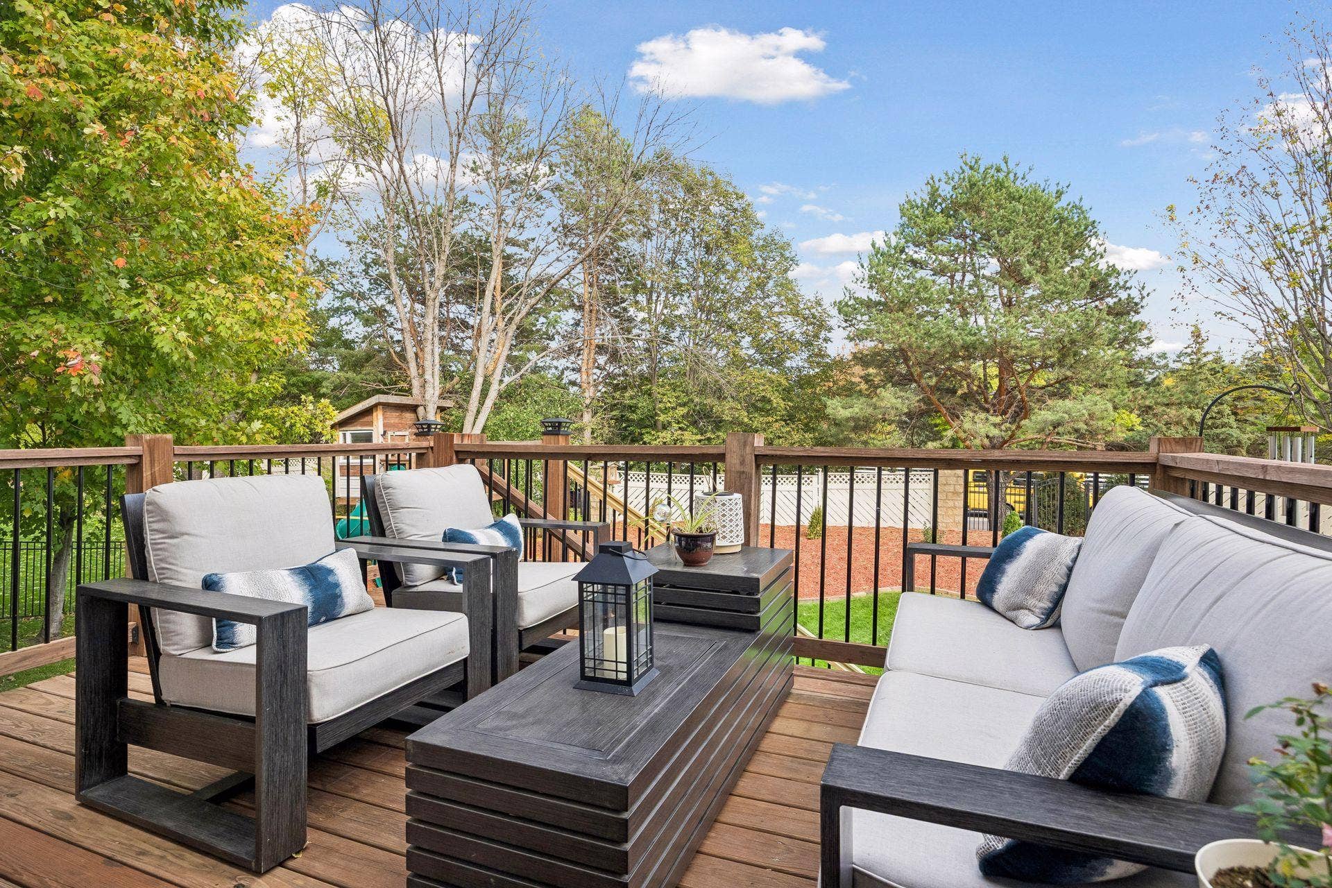 8860 Everest Lane N, Maple Grove, MN 55311
