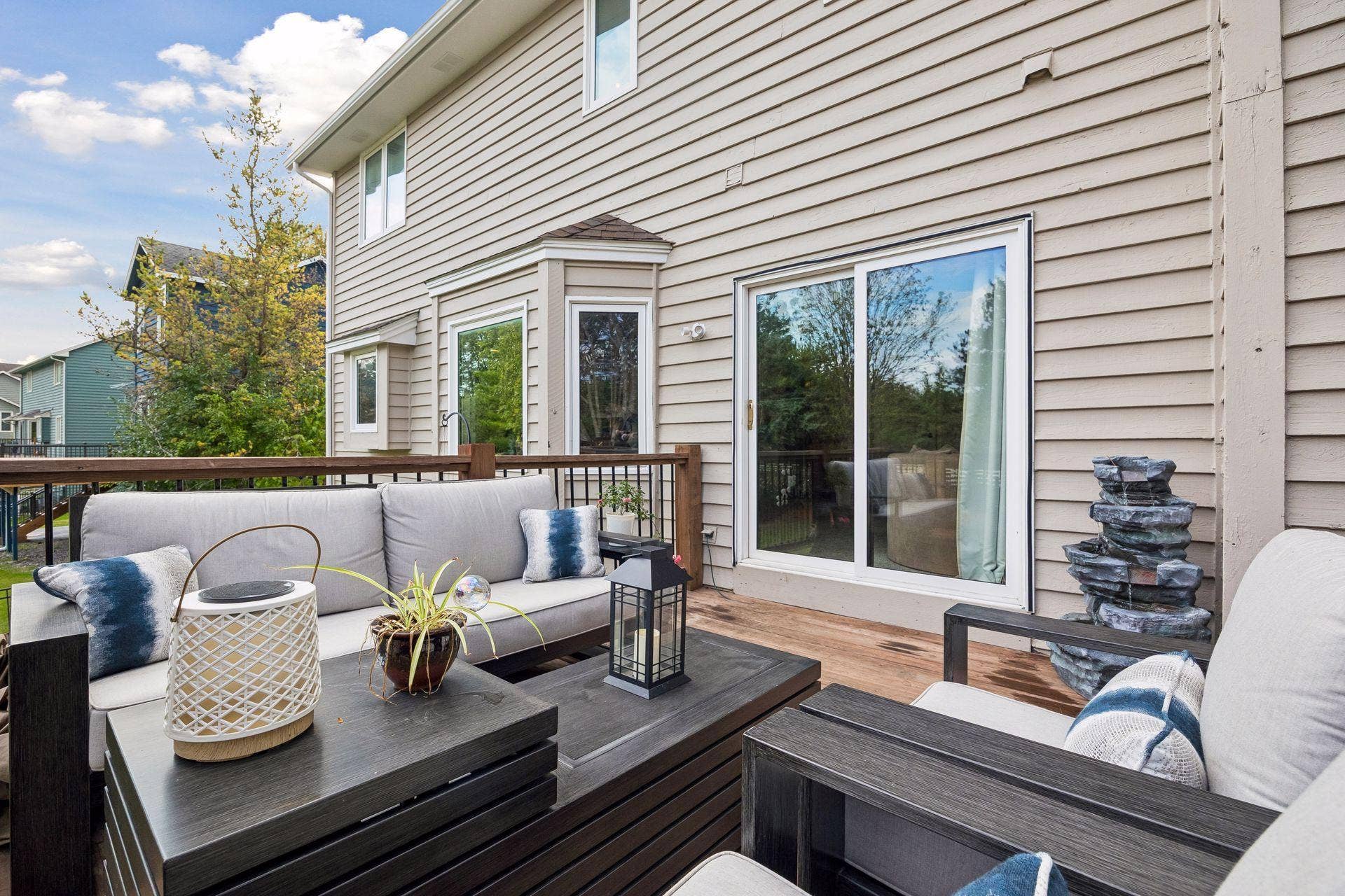 8860 Everest Lane N, Maple Grove, MN 55311