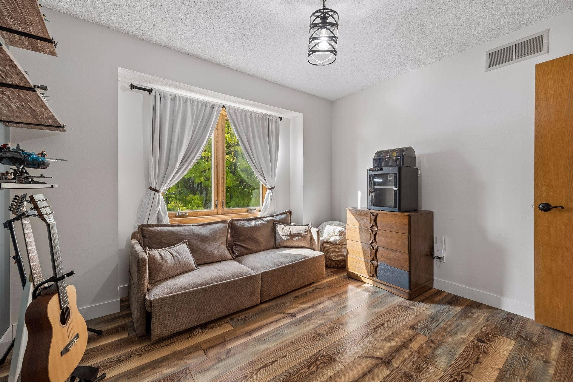 8860 Everest Lane N, Maple Grove, MN 55311