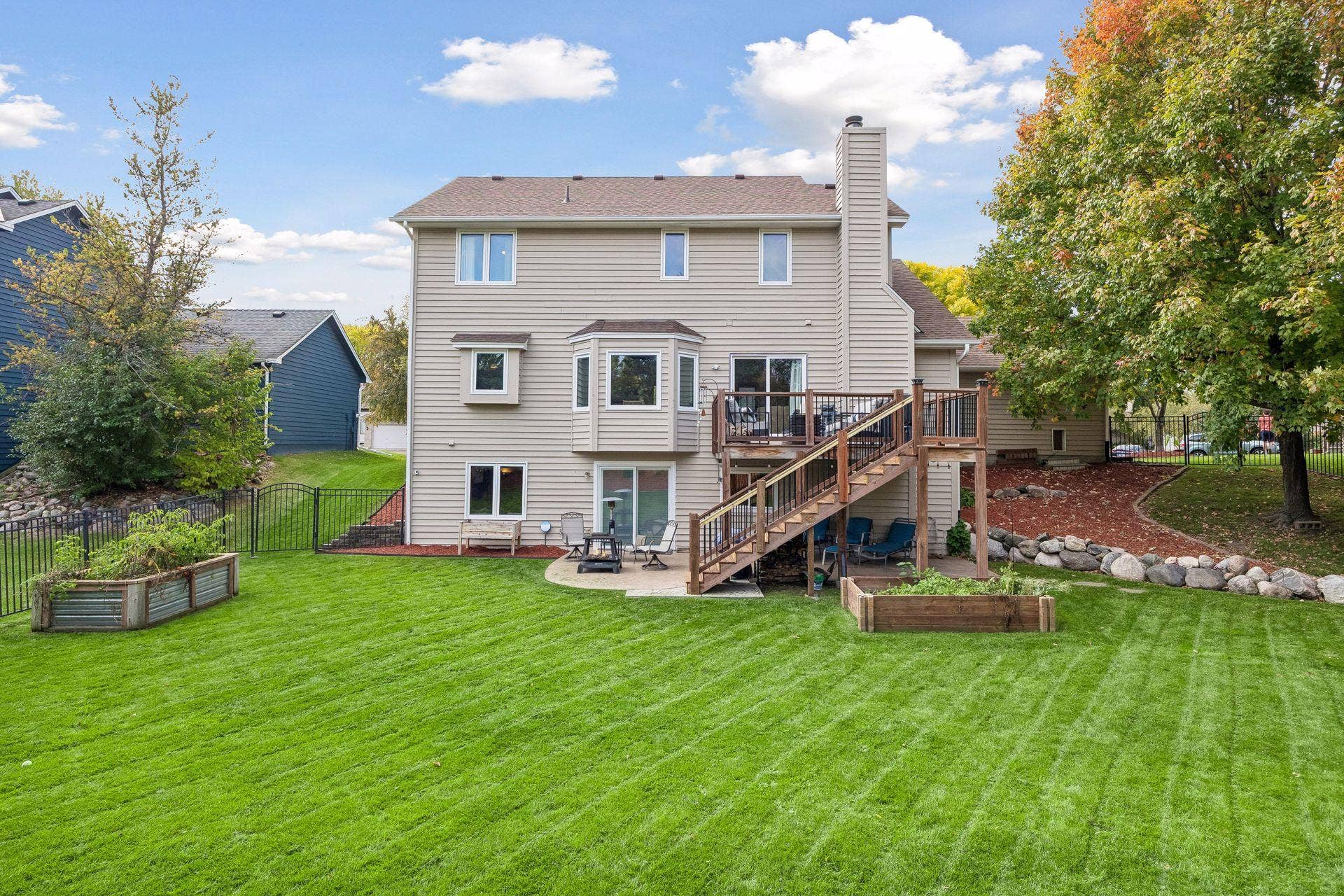 8860 Everest Lane N, Maple Grove, MN 55311