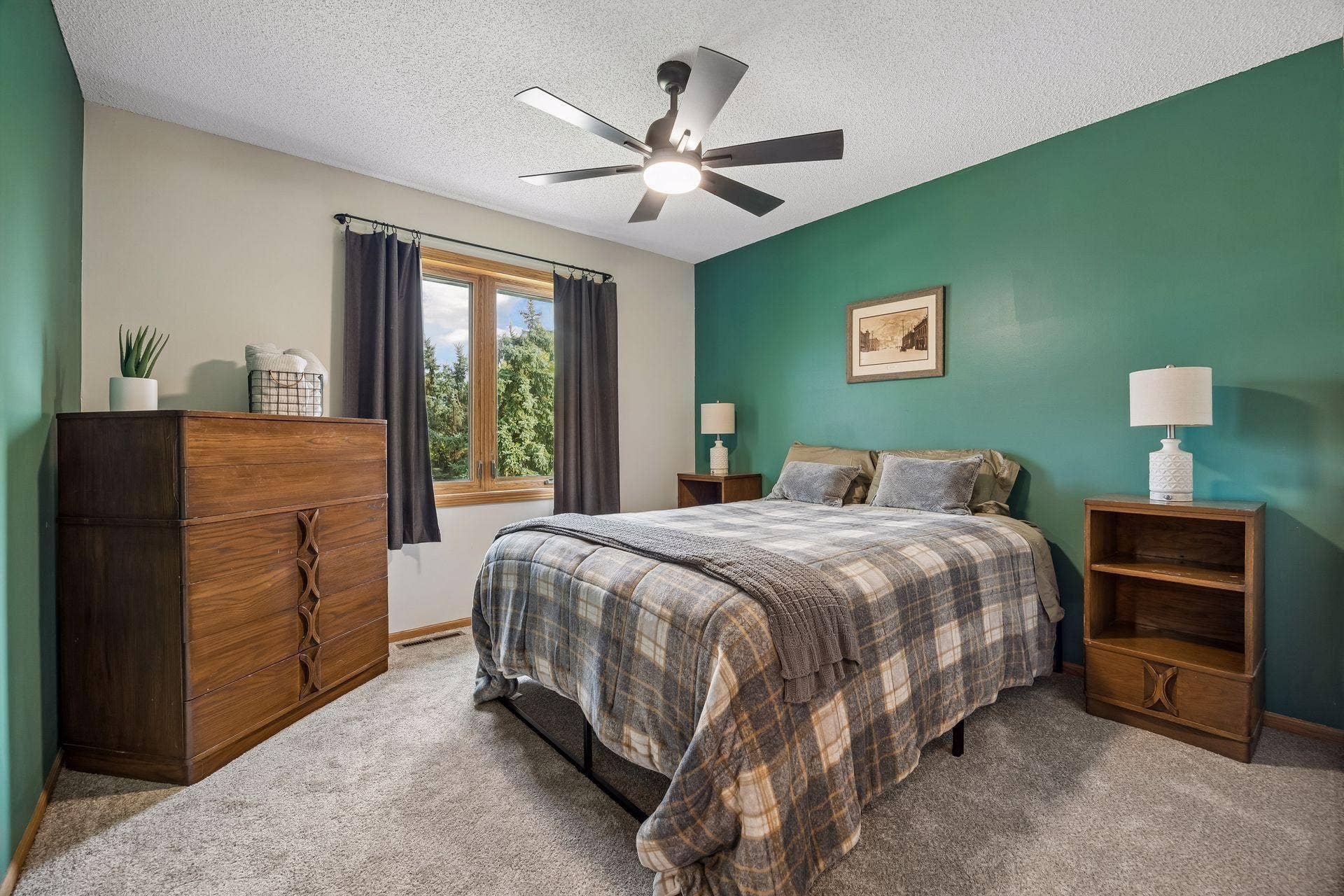 8860 Everest Lane N, Maple Grove, MN 55311