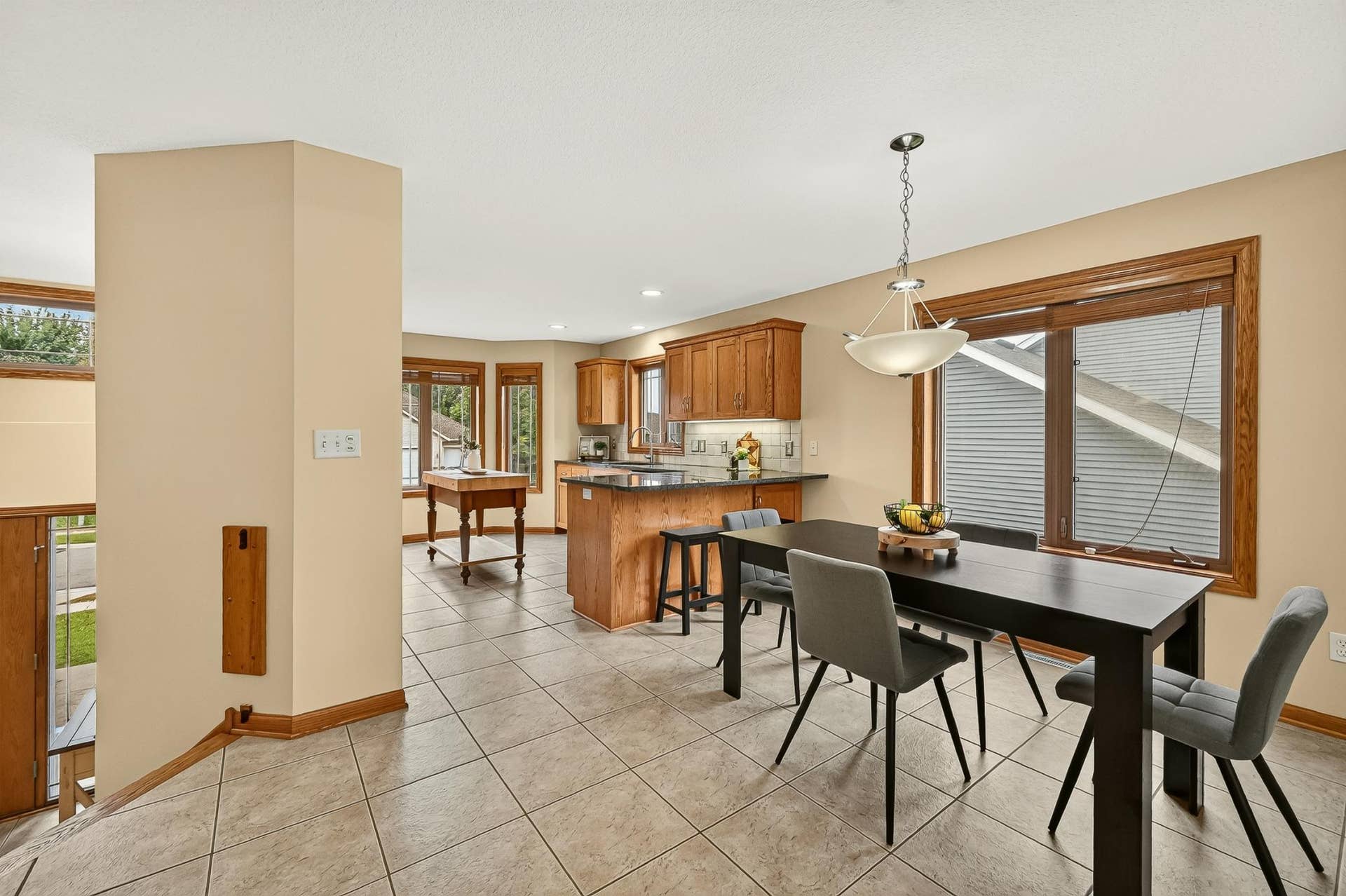 3588 Hart Lane SW, Rochester, MN 55902 Dining/kitchen