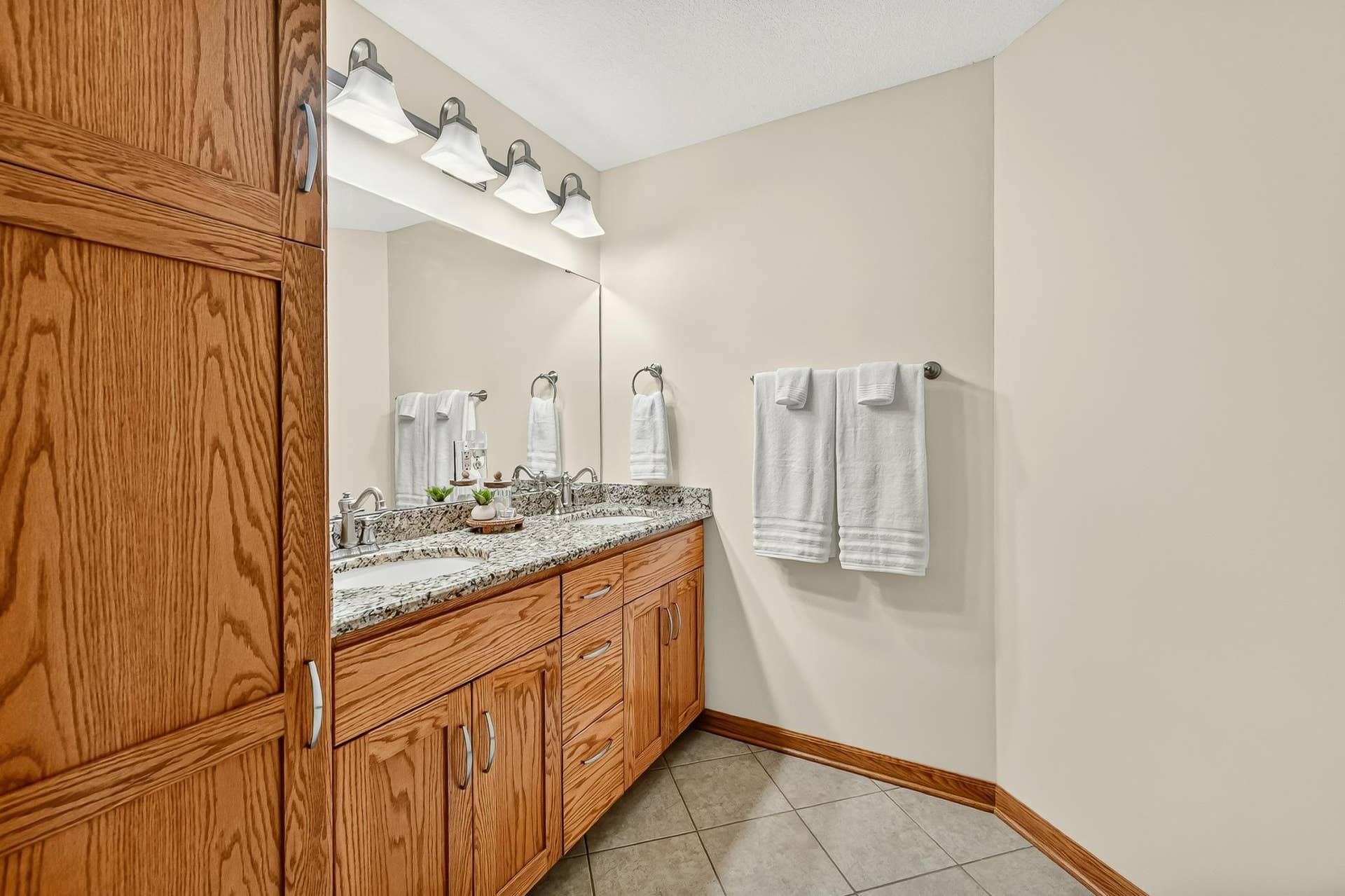 3588 Hart Lane SW, Rochester, MN 55902 DSC_6116.jpg