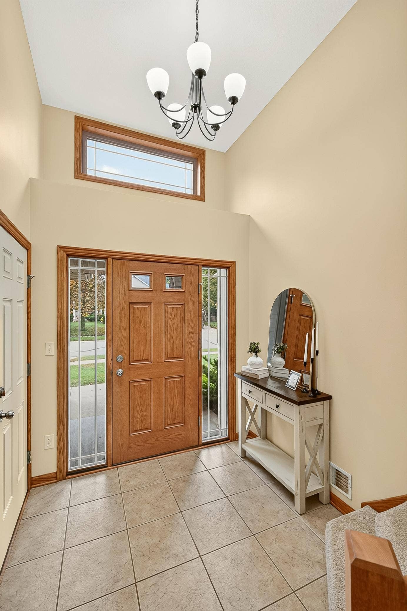3588 Hart Lane SW, Rochester, MN 55902 Foyer