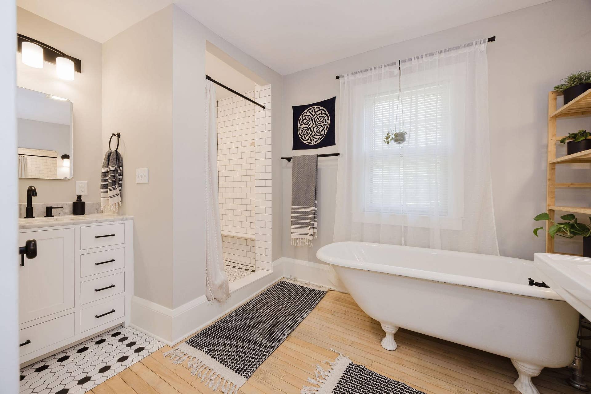 285 Queen Avenue N, 30, Minneapolis, MN 55405 7Z4A9211.jpg