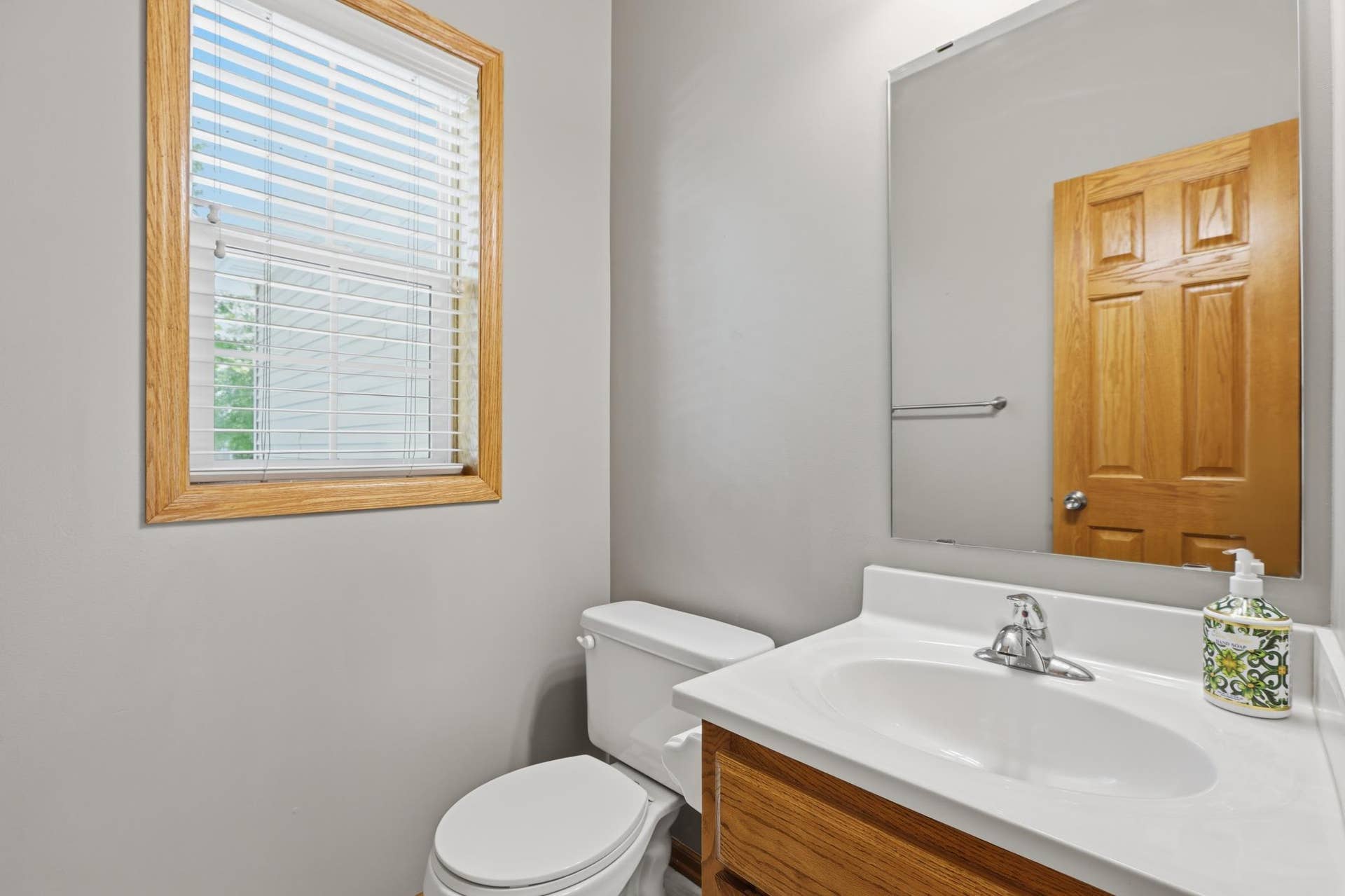 9142 Woodland Drive, Saint Bonifacius, MN 55375 Main Level 1/2 Bath