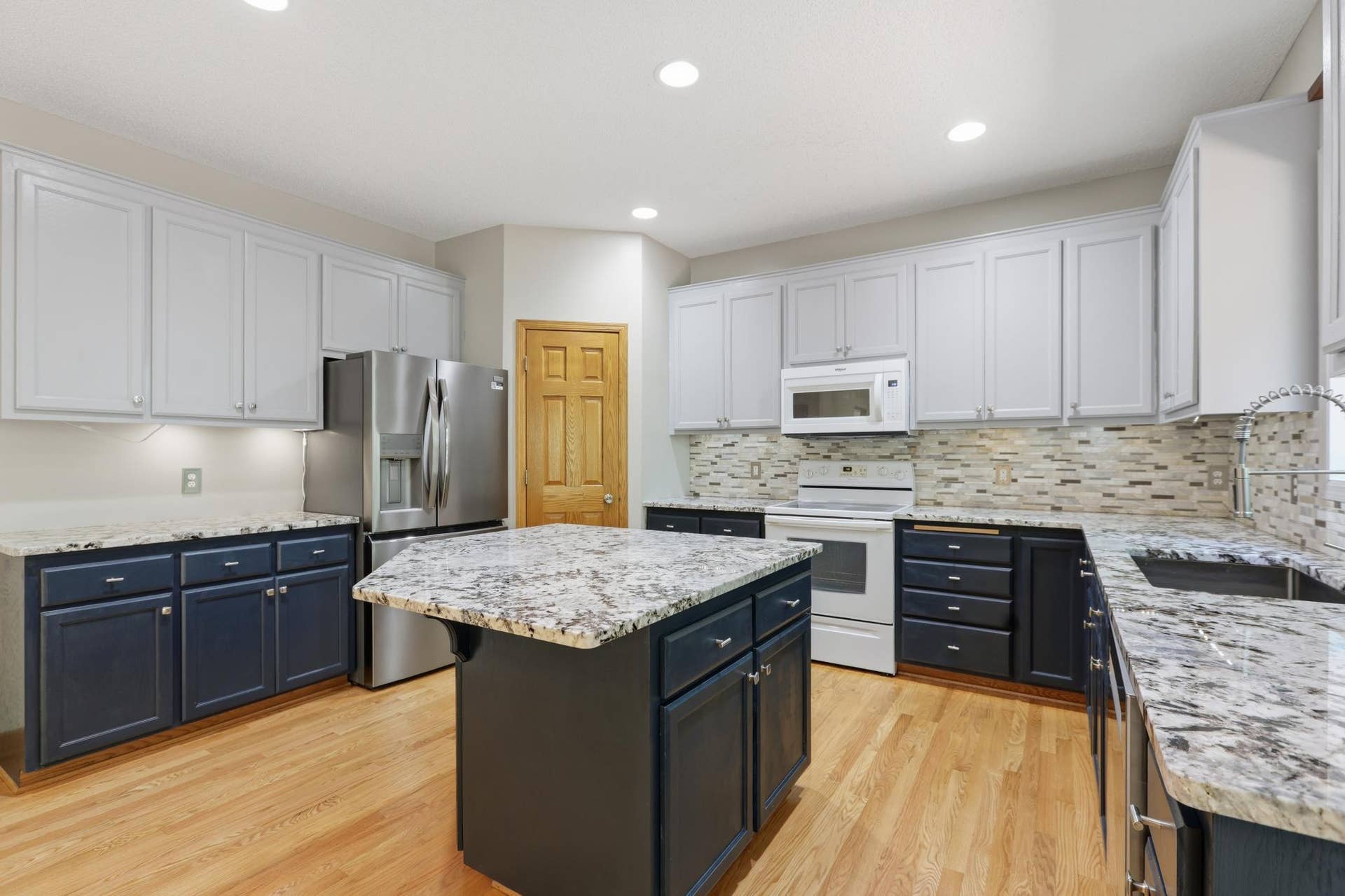 9142 Woodland Drive, Saint Bonifacius, MN 55375 Updated Kitchen with Granite Countertops