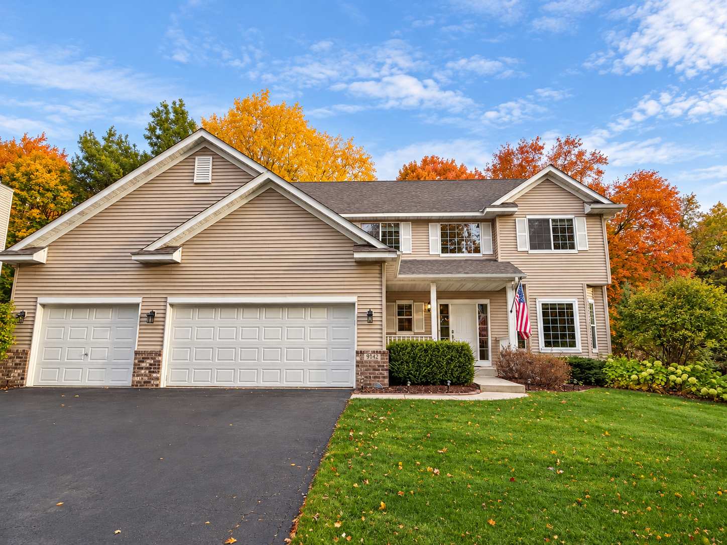 9142 Woodland Drive, Saint Bonifacius, MN 55375 Welcome Home!
