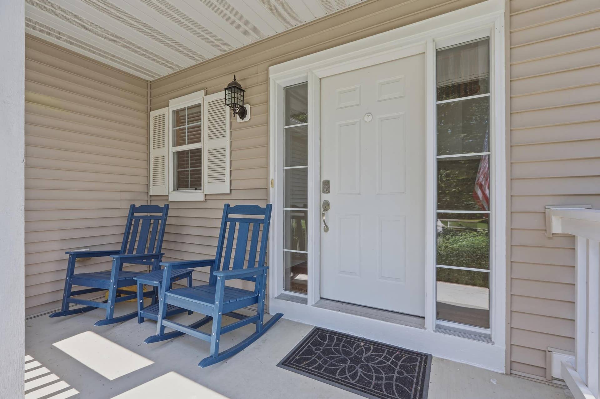9142 Woodland Drive, Saint Bonifacius, MN 55375 Covered Front Porch
