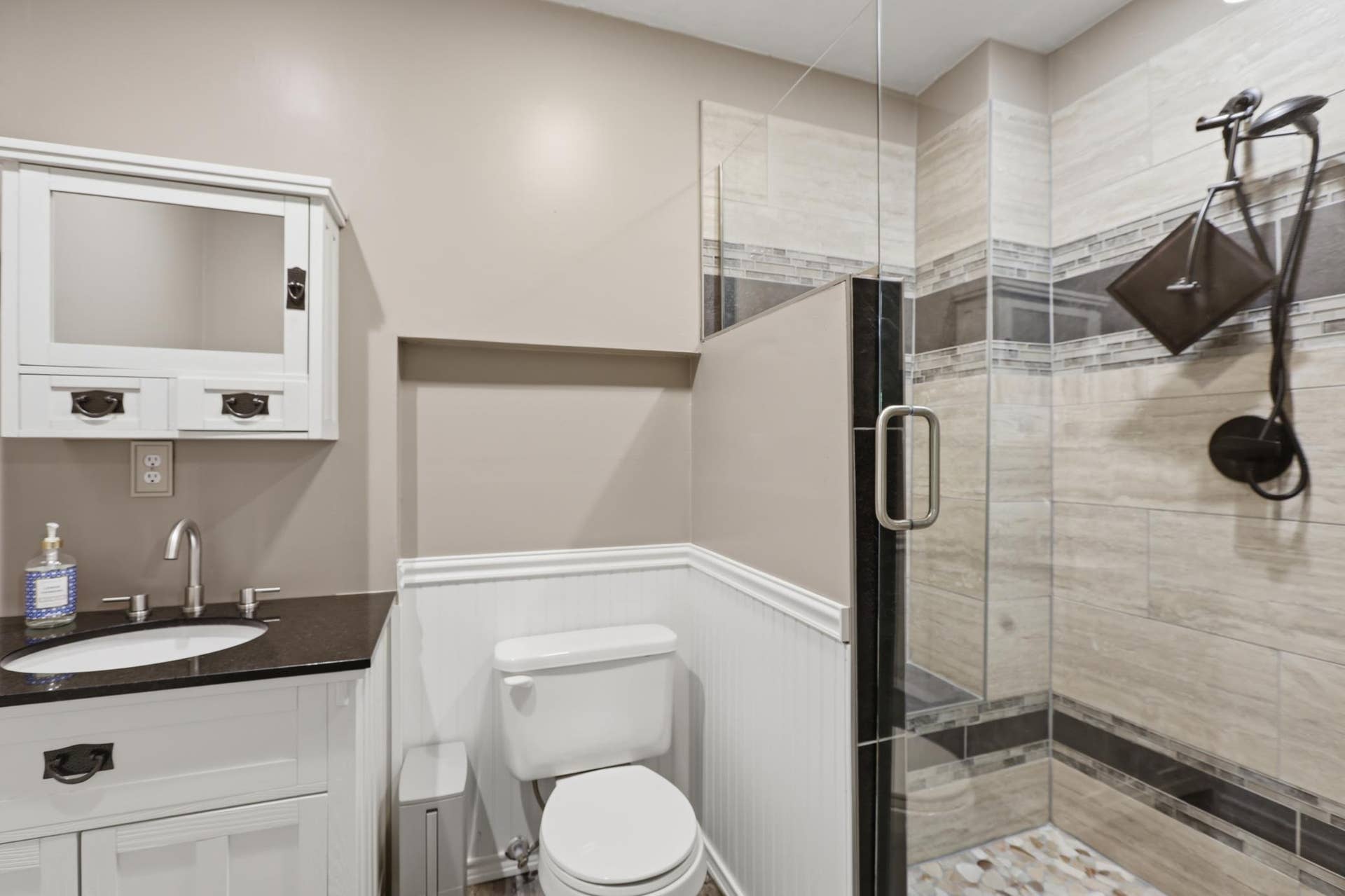 9142 Woodland Drive, Saint Bonifacius, MN 55375 Lower Level 3/4 Bath