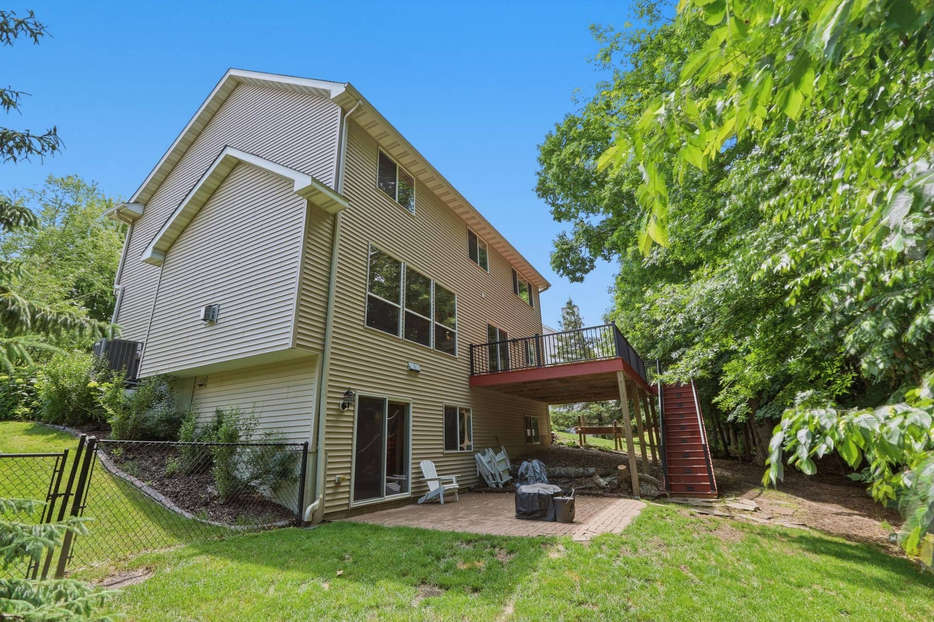 9142 Woodland Drive, Saint Bonifacius, MN 55375 Deck and Patio