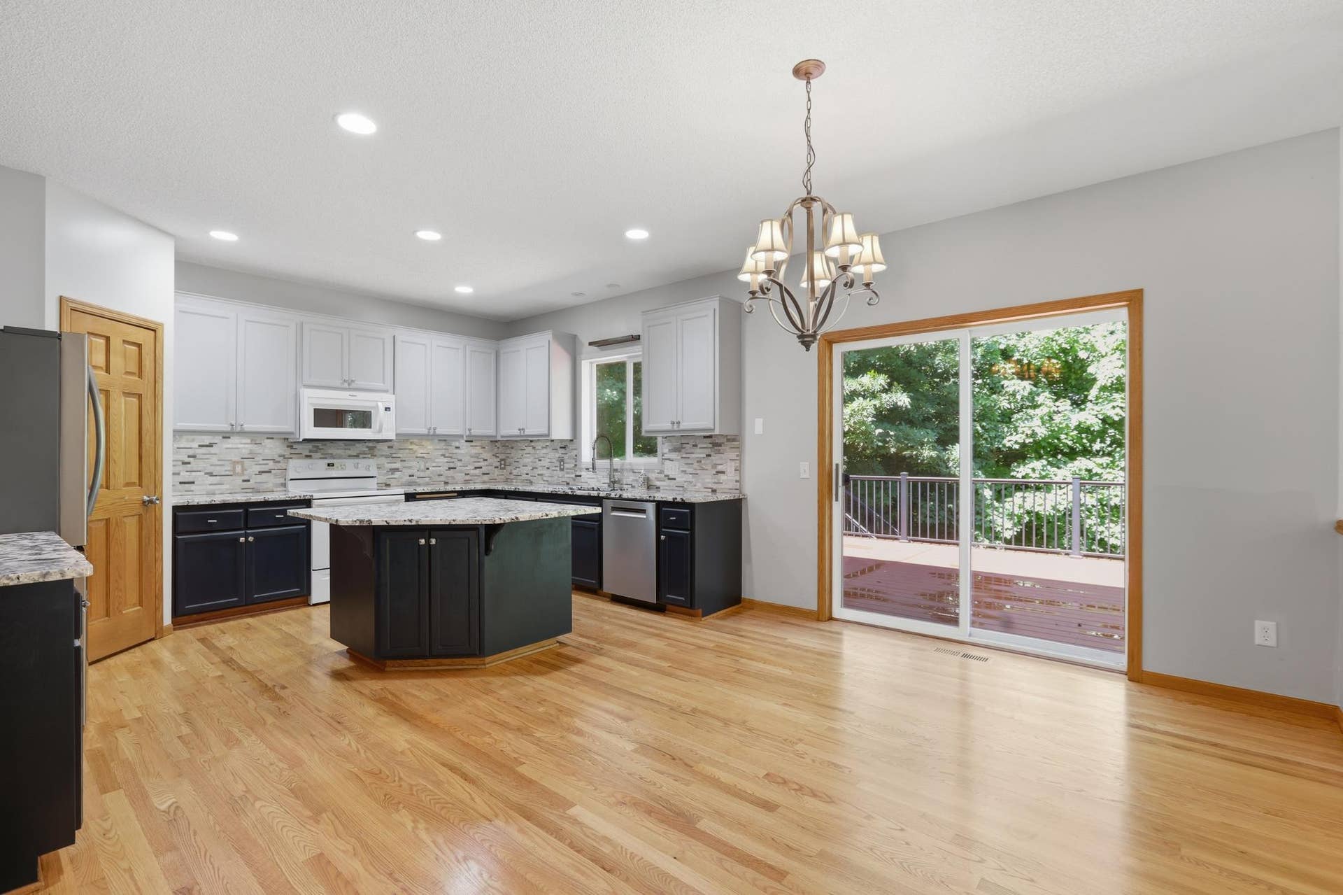 9142 Woodland Drive, Saint Bonifacius, MN 55375 Dining Area