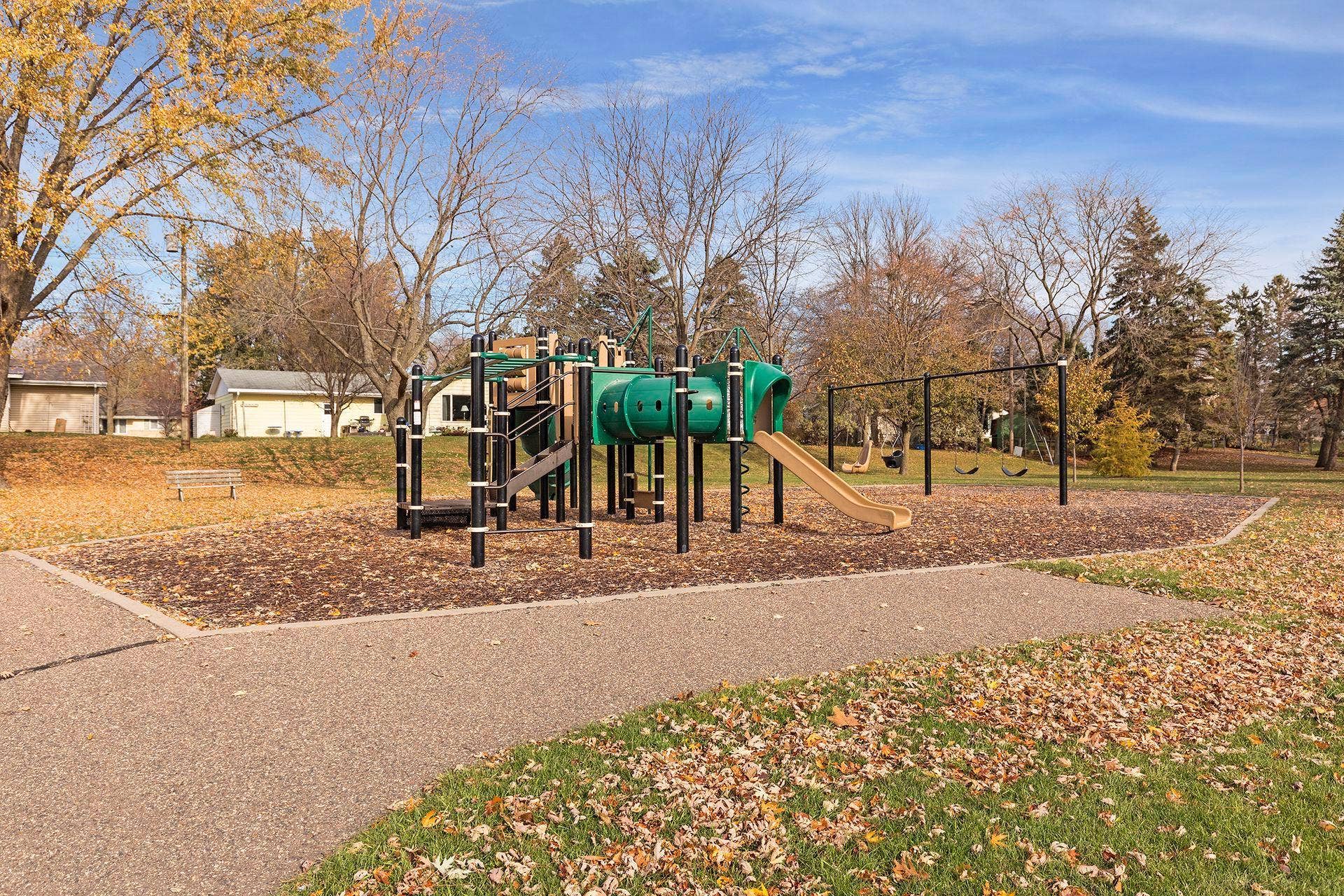 670 Goodwin Avenue N, Oakdale, MN 55128 670 Goodwin Avenue N, Oakdale, MN 55128