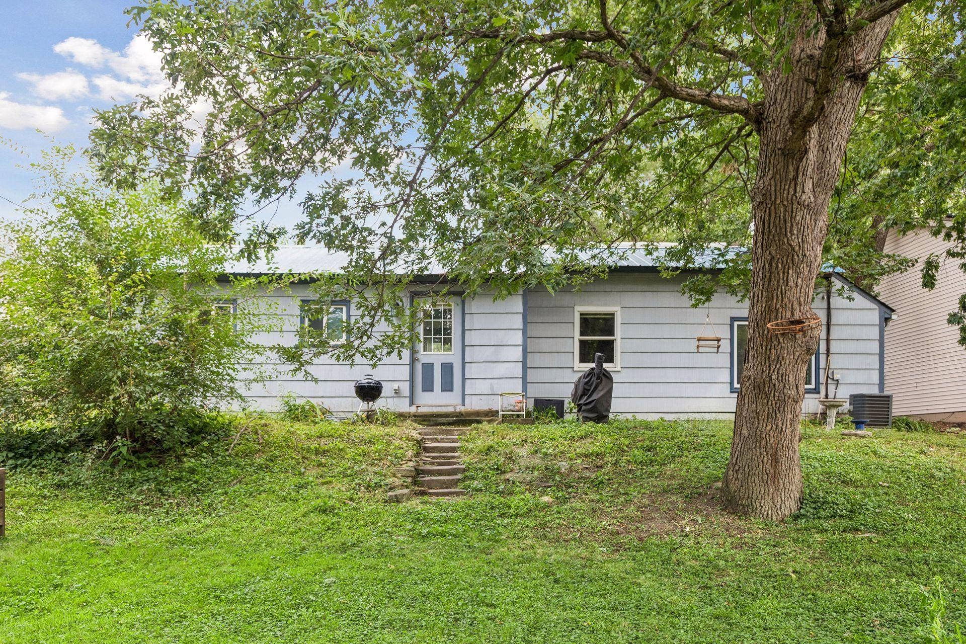 670 Goodwin Avenue N, Oakdale, MN 55128 670 Goodwin Avenue N, Oakdale, MN 55128