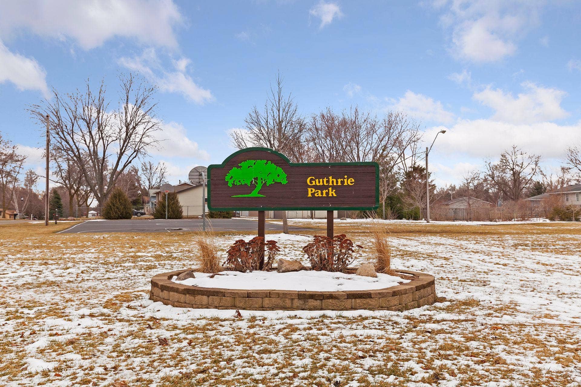 670 Goodwin Avenue N, Oakdale, MN 55128 670 Goodwin Avenue N, Oakdale, MN 55128