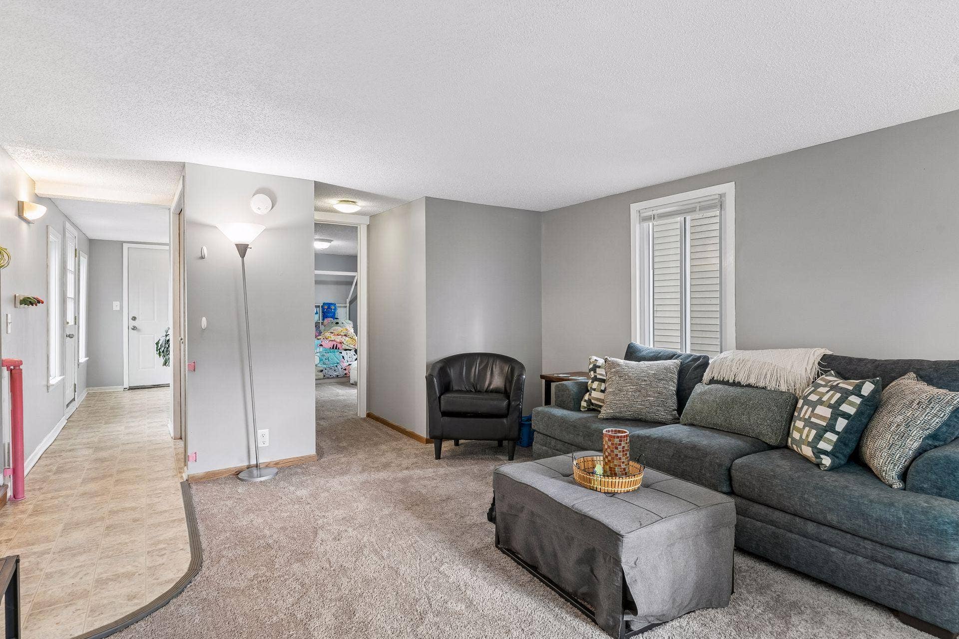 670 Goodwin Avenue N, Oakdale, MN 55128 670 Goodwin Avenue N, Oakdale, MN 55128