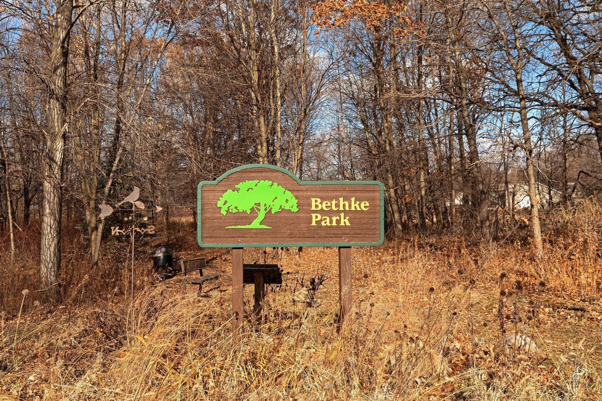 670 Goodwin Avenue N, Oakdale, MN 55128 670 Goodwin Avenue N, Oakdale, MN 55128