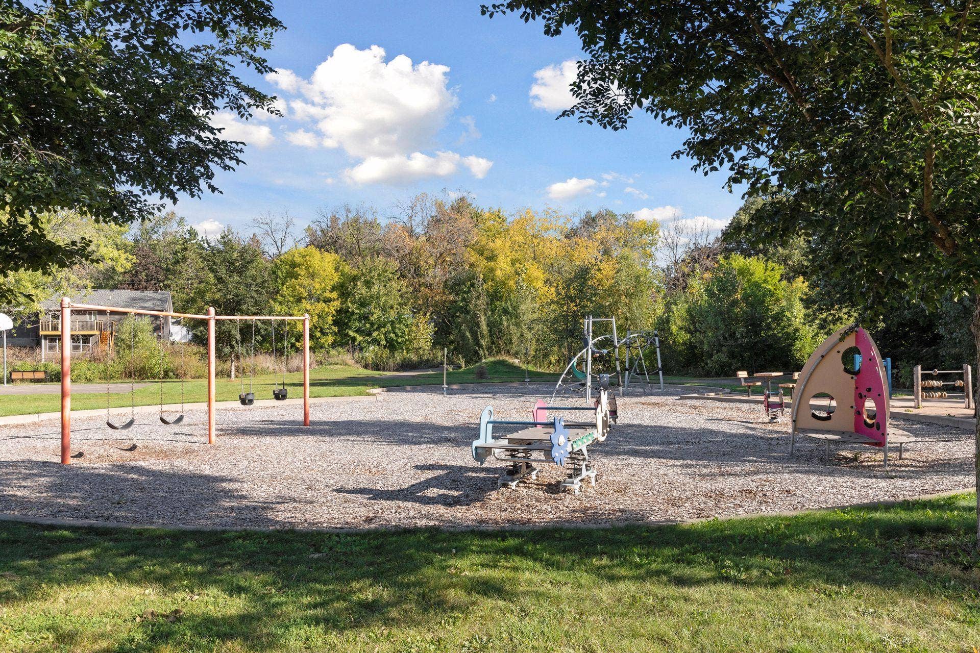 670 Goodwin Avenue N, Oakdale, MN 55128 670 Goodwin Avenue N, Oakdale, MN 55128