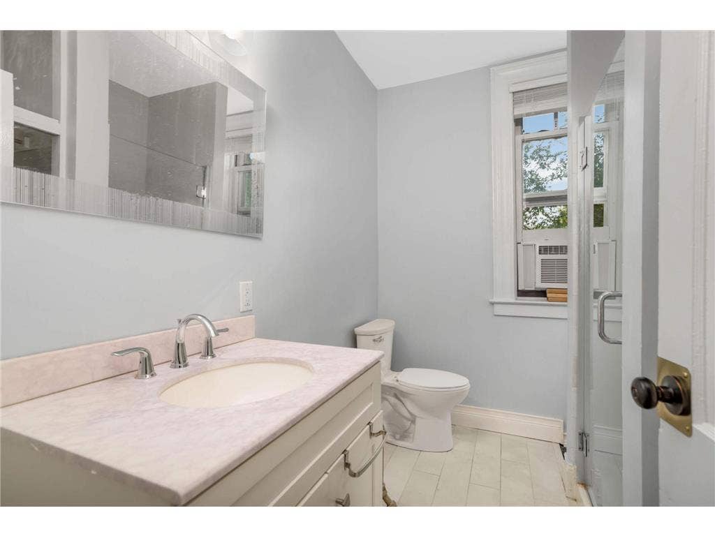579 Summit Avenue, #105, 101, Saint Paul, MN 55102 579 Summit Avenue, #105, 101, Saint Paul, MN 55102