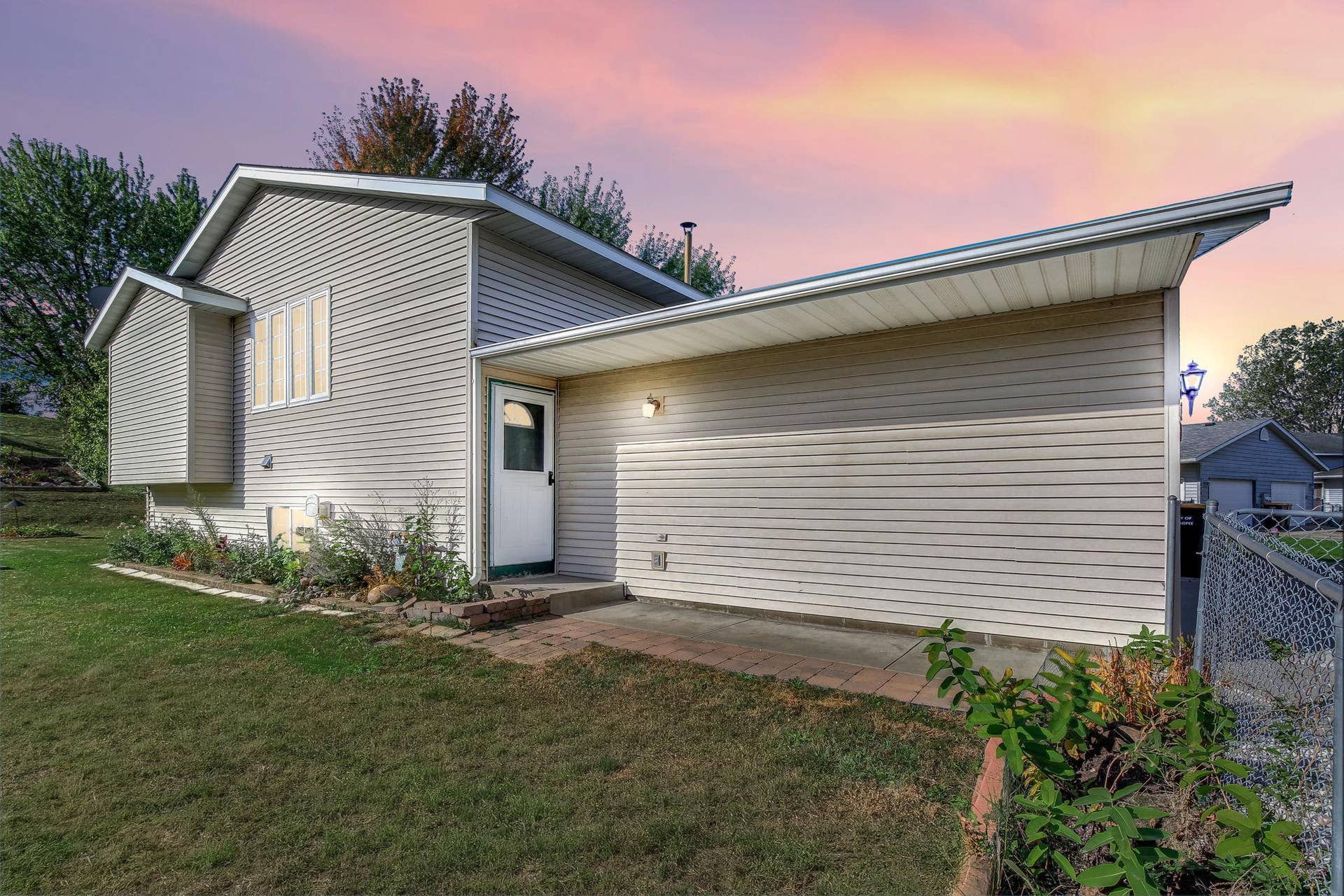 494 Appleblossom Lane, Shakopee, MN 55379 494 Appleblossom Lane, Shakopee, MN 55379