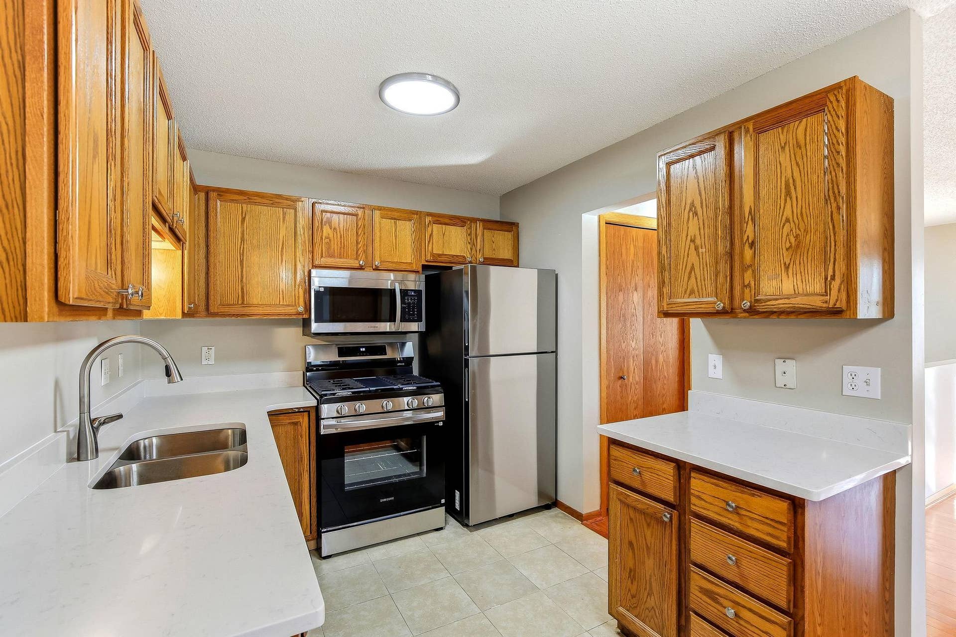 494 Appleblossom Lane, Shakopee, MN 55379 494 Appleblossom Lane, Shakopee, MN 55379