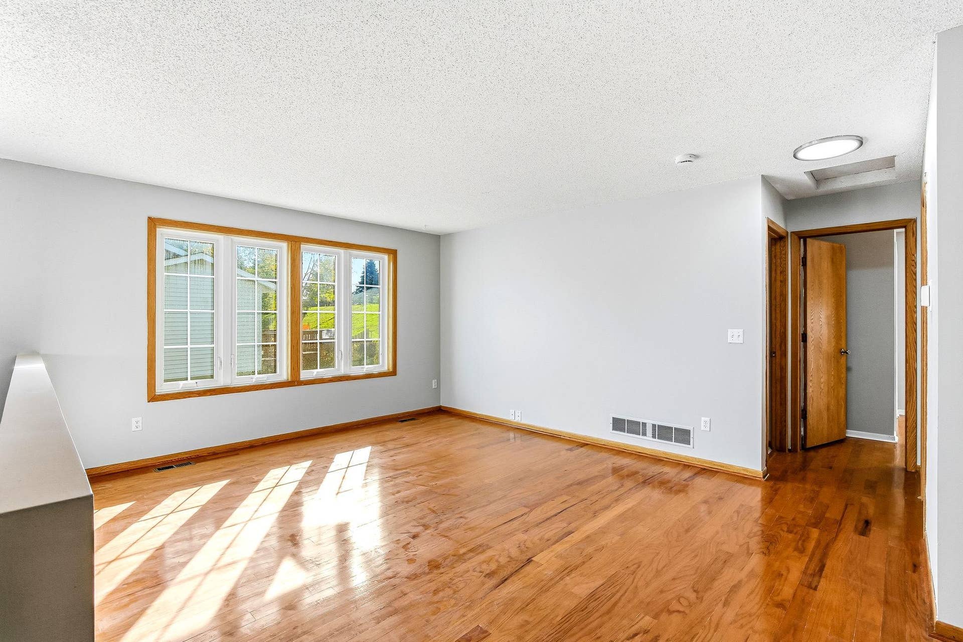 494 Appleblossom Lane, Shakopee, MN 55379 494 Appleblossom Lane, Shakopee, MN 55379