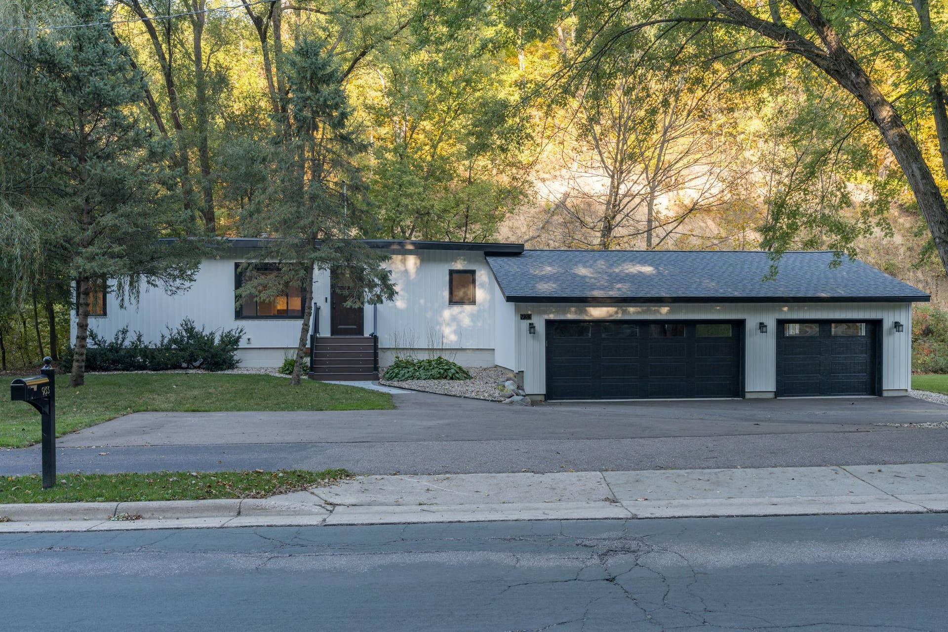 933 Thompson Ravine Road, Mankato, MN 56001 933 Thompson Ravine Road, Mankato, MN 56001