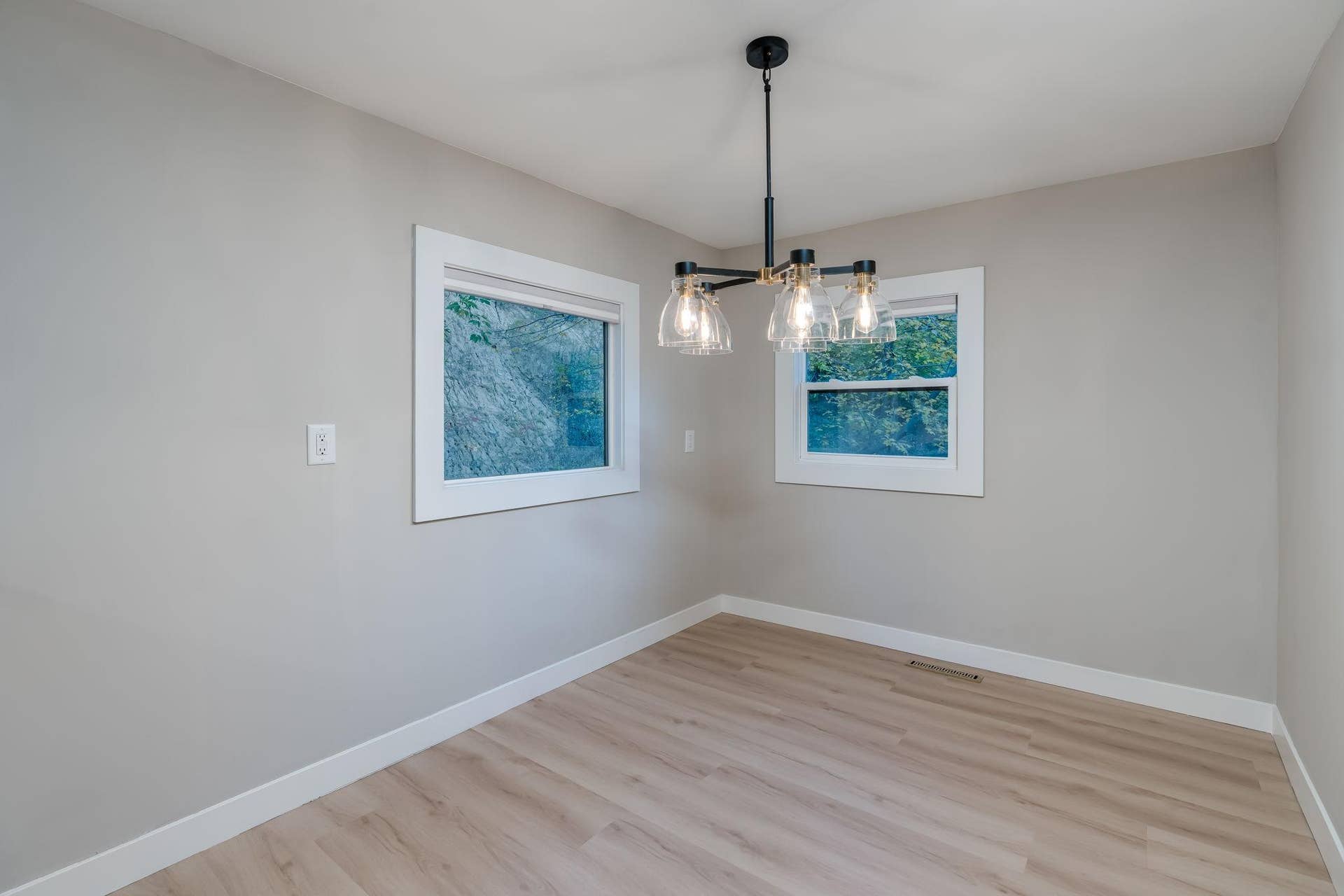 933 Thompson Ravine Road, Mankato, MN 56001 933 Thompson Ravine Road, Mankato, MN 56001