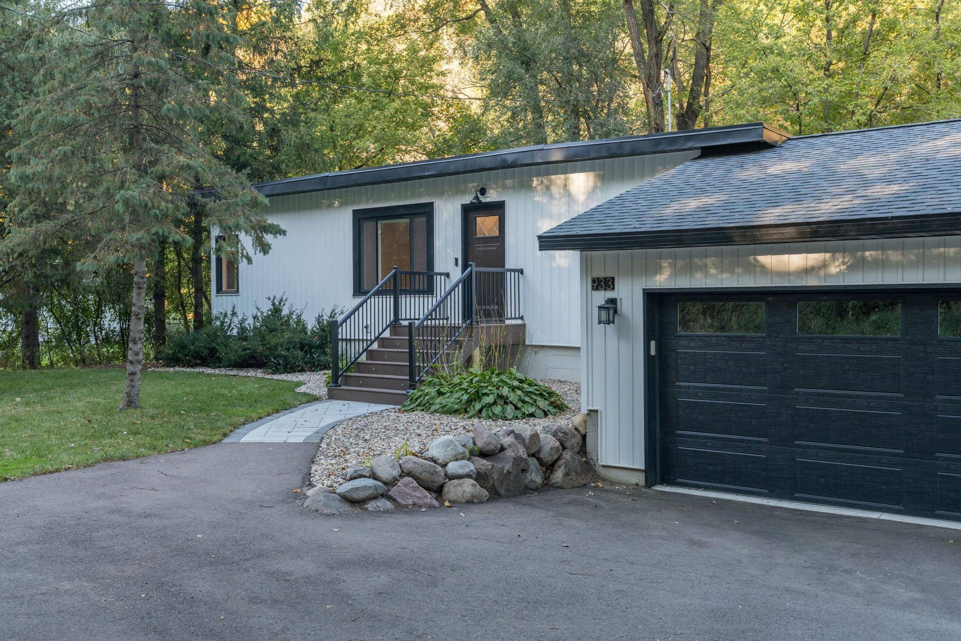 933 Thompson Ravine Road, Mankato, MN 56001 933 Thompson Ravine Road, Mankato, MN 56001
