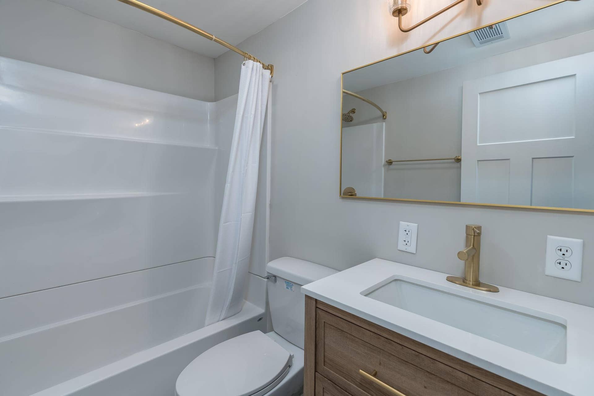 933 Thompson Ravine Road, Mankato, MN 56001 933 Thompson Ravine Road, Mankato, MN 56001