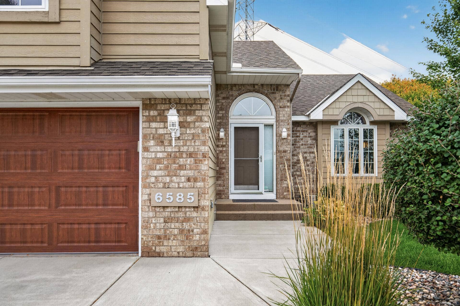 6585 Promontory Drive, Eden Prairie, MN 55346 6585 Promontory Drive