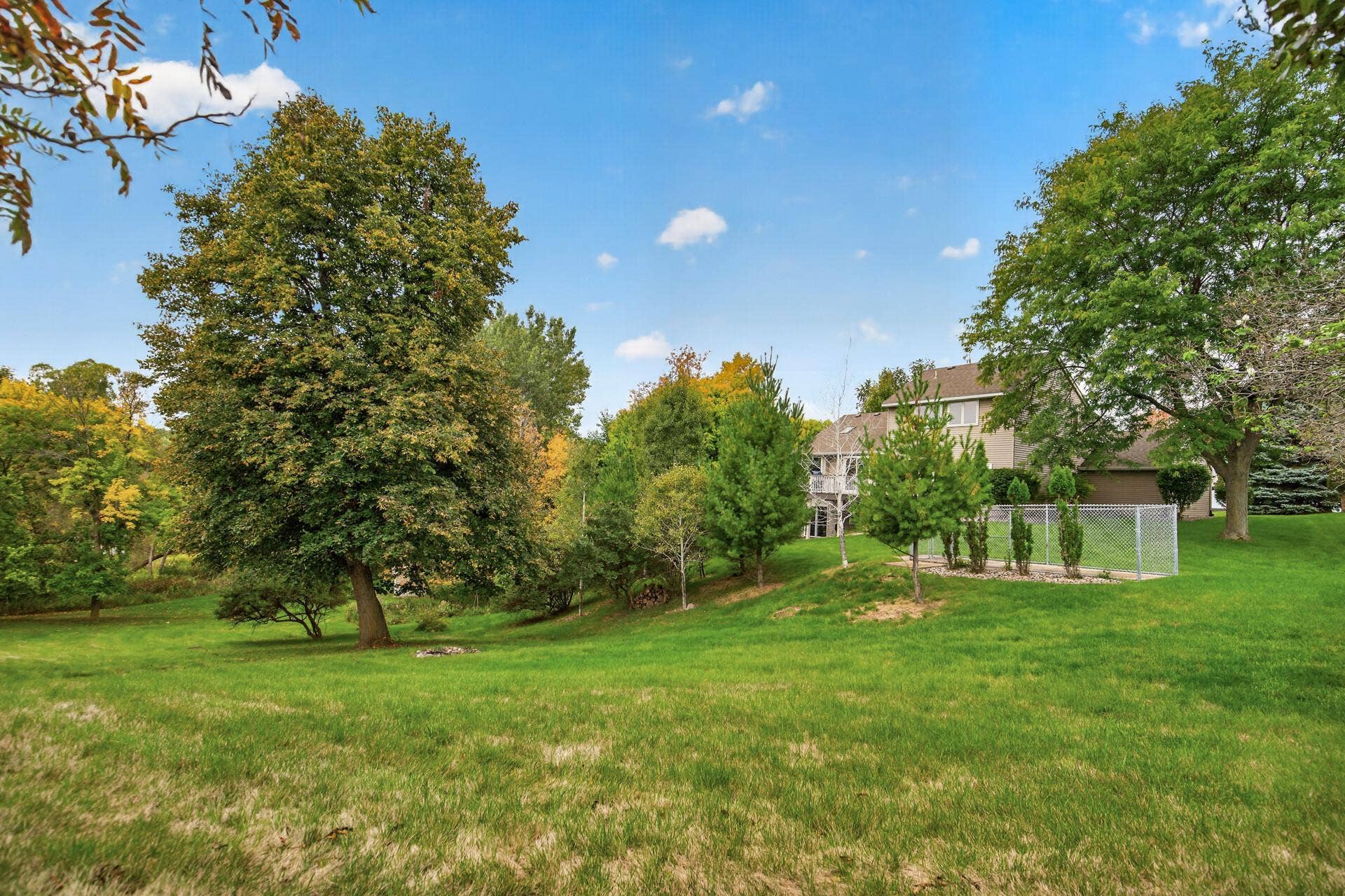 6585 Promontory Drive, Eden Prairie, MN 55346 Rare in City .89 Acre Lot!