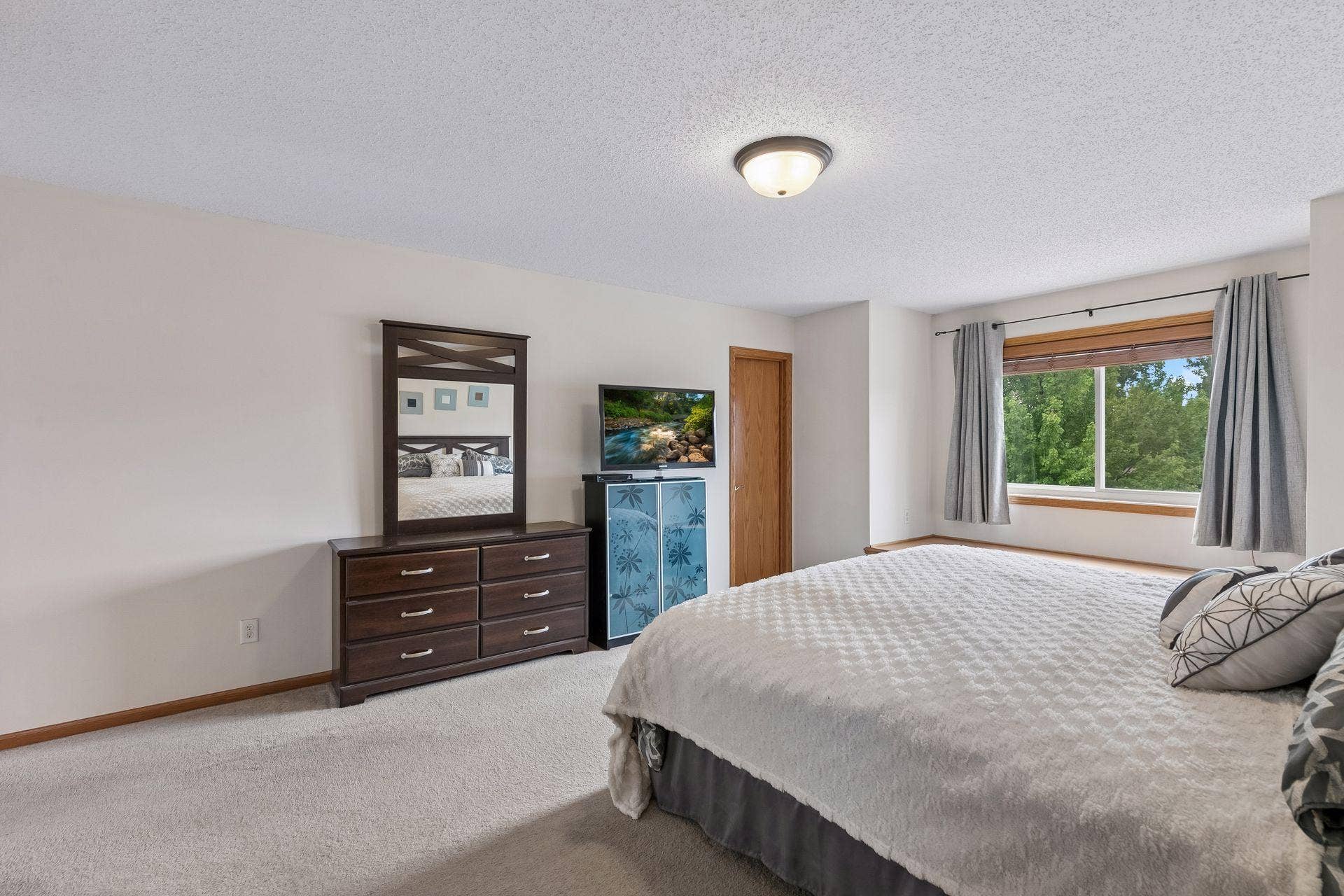 18618 Dunbury Avenue, Farmington, MN 55024