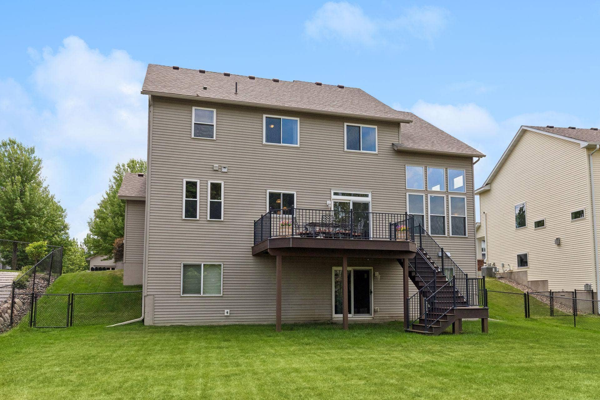 18618 Dunbury Avenue, Farmington, MN 55024