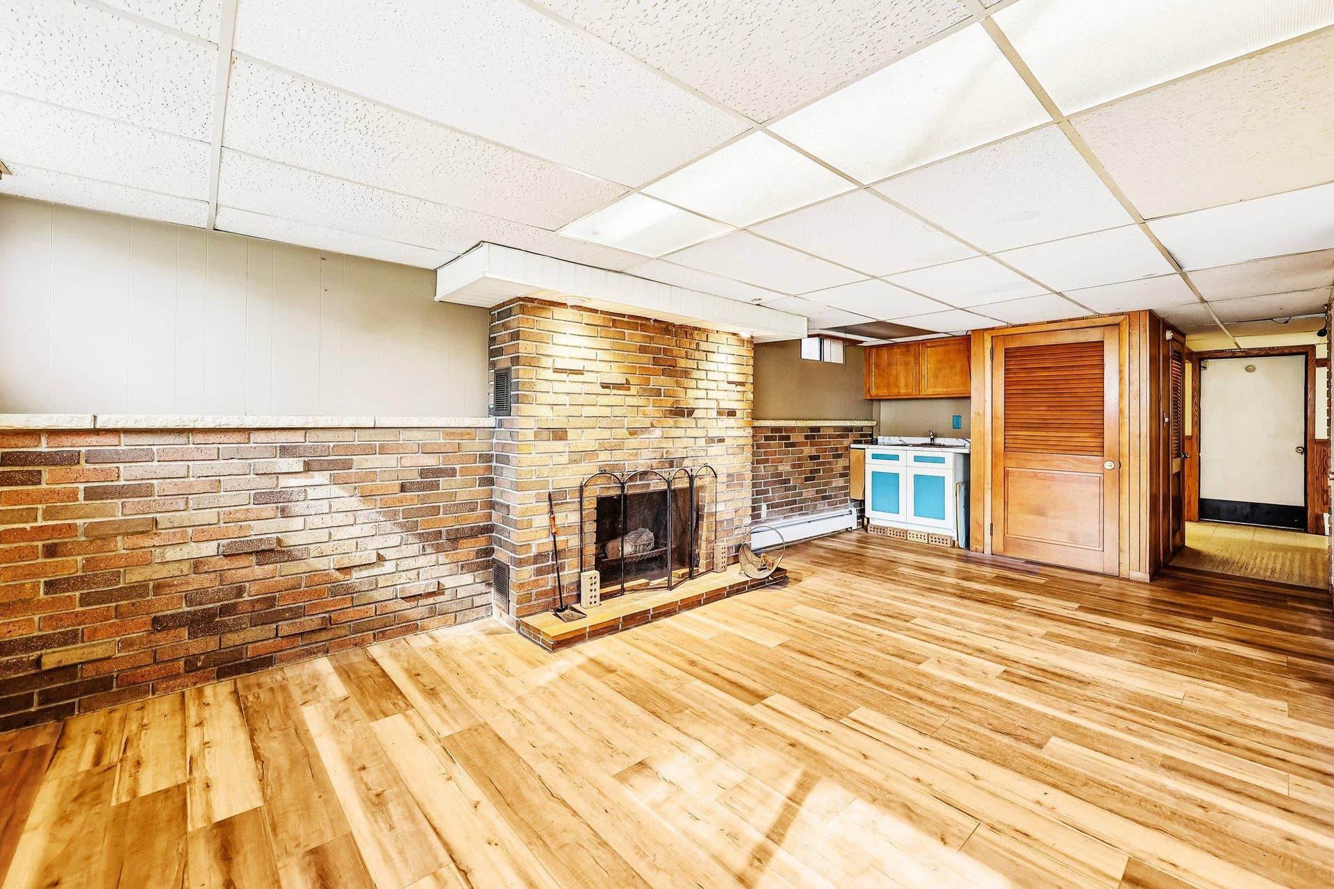 2347 Western Avenue N, Roseville, MN 55113 Lower level family room original