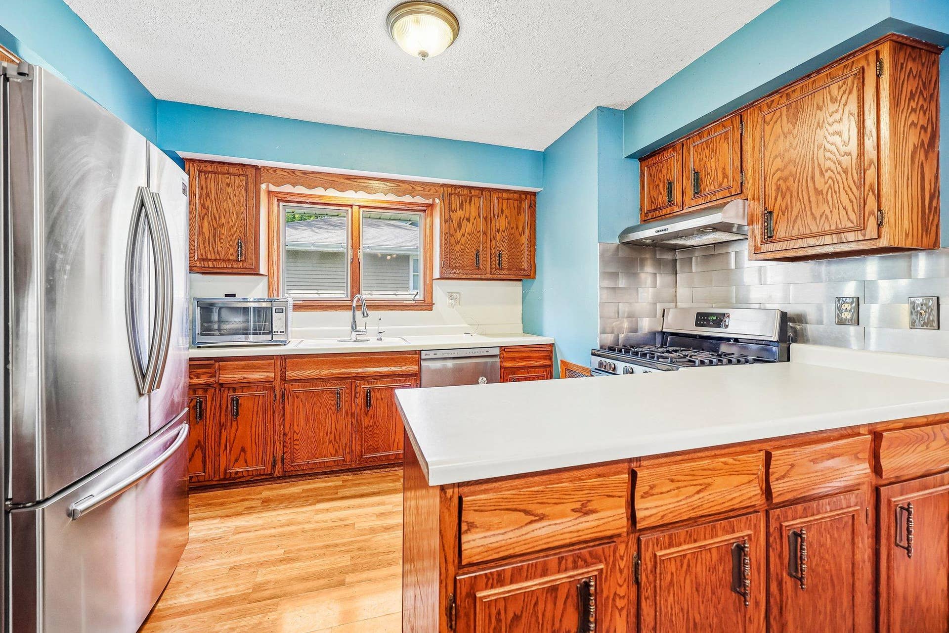 2347 Western Avenue N, Roseville, MN 55113 2347 Western Avenue N, Roseville, MN 55113