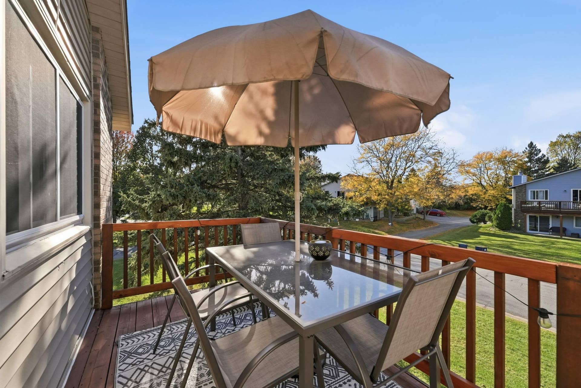 4492 Clover Lane, Eagan, MN 55122 4492 Clover Lane, Eagan, MN 55122