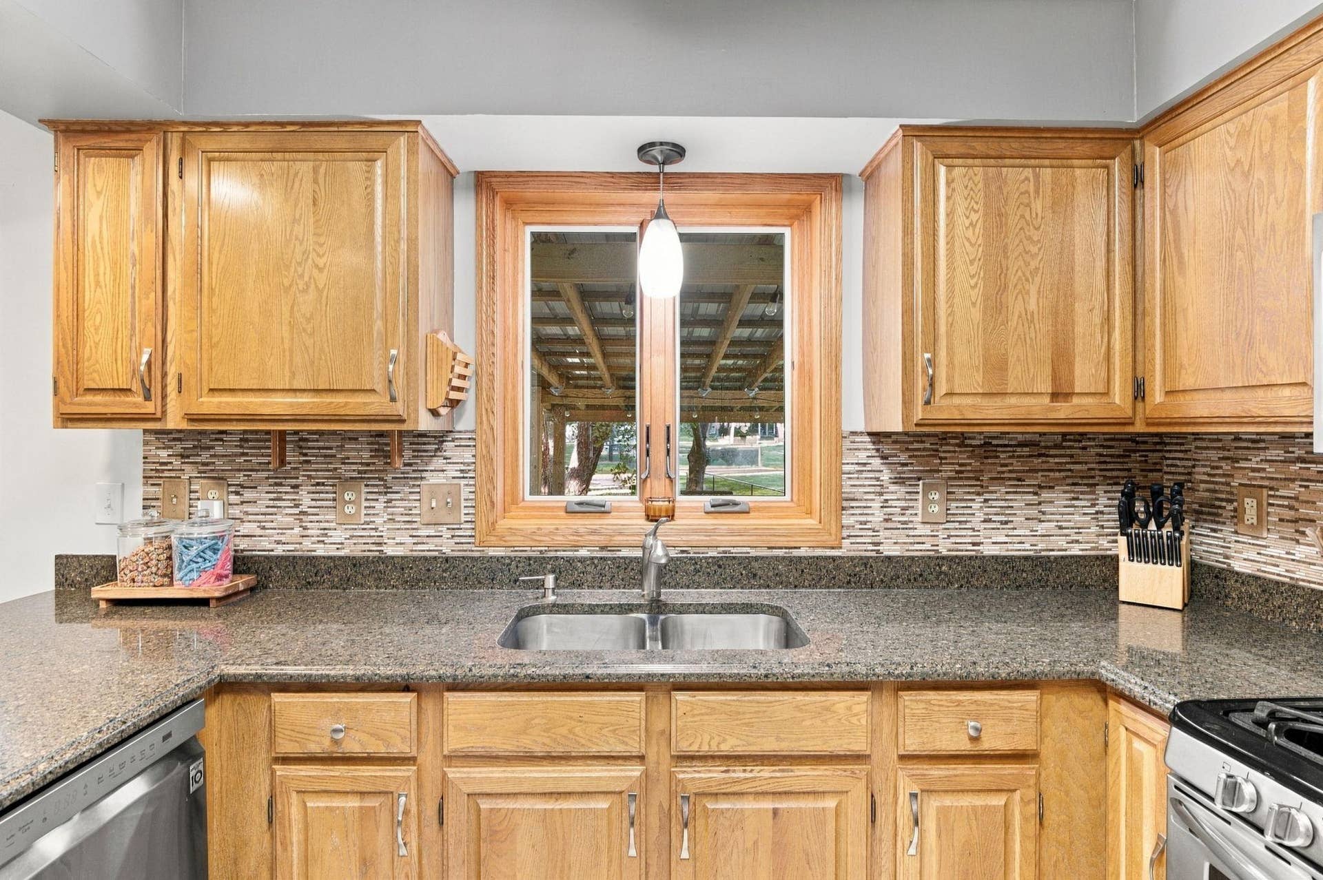 9078 Sierra Road, Woodbury, MN 55125 13-web-or-mls-_DSF1045.jpg